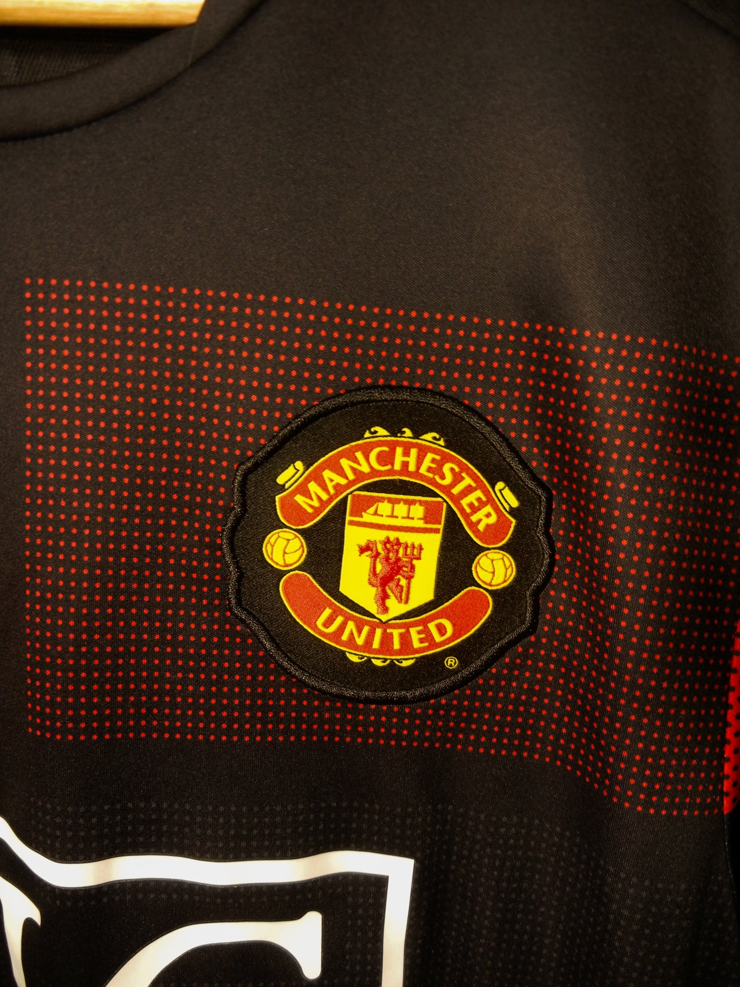 Manchester United 2009/10 Black Training Top – Size M – AIG Nike Shirt – (MPN: 355105-010)