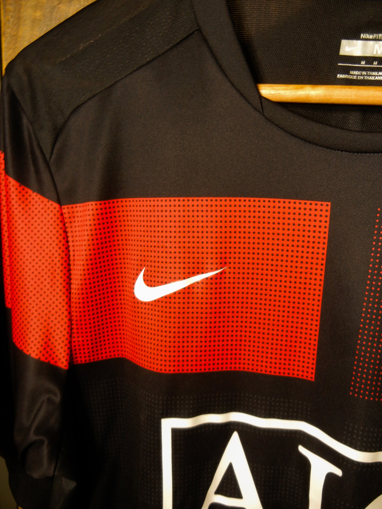 Manchester United 2009/10 Black Training Top – Size M – AIG Nike Shirt – (MPN: 355105-010)