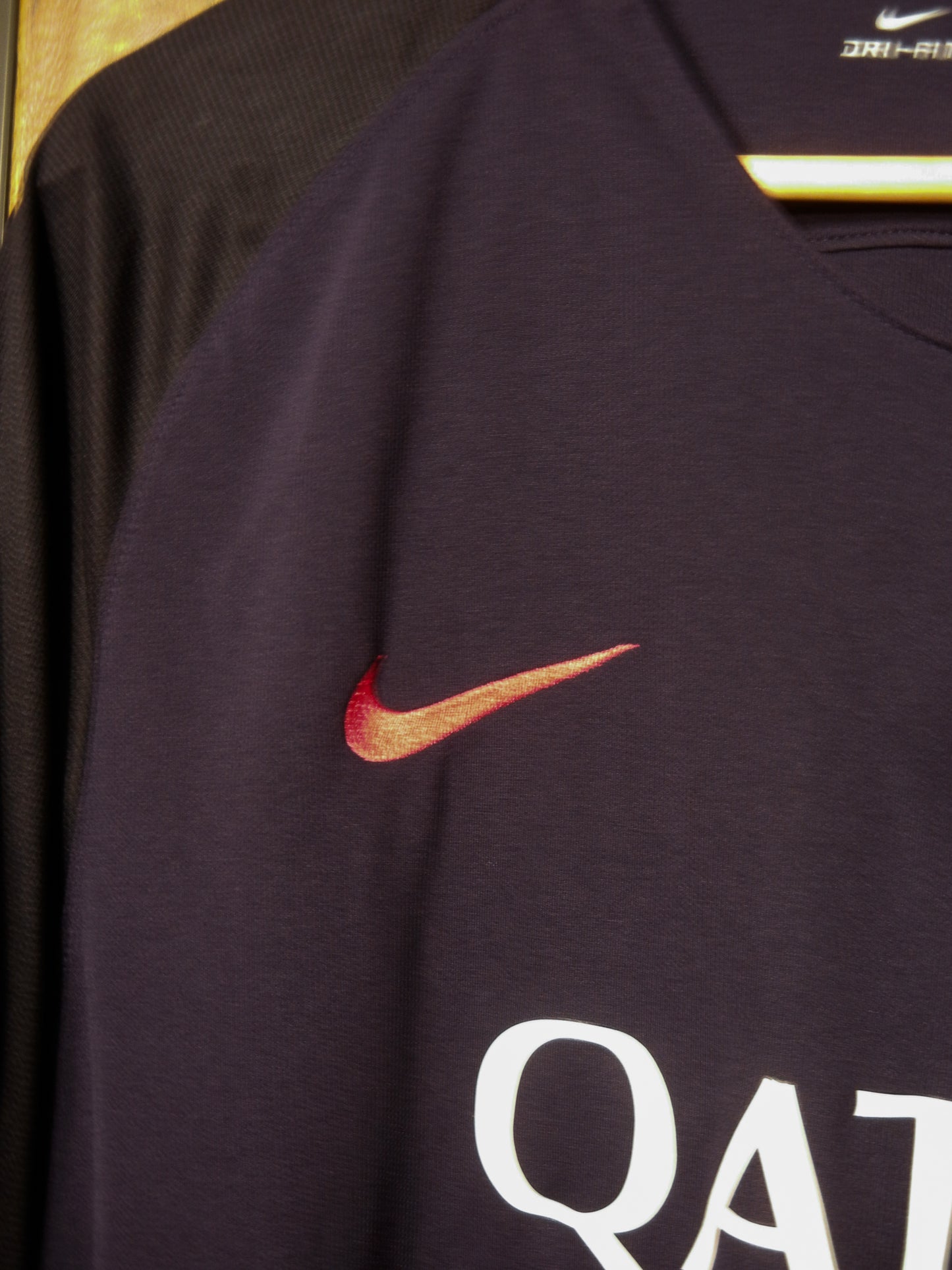 Barcelona 2016/17 Away Jersey – Luis Suárez #9 – Size XL – Purple Nike Shirt (MPN: 776844-525)