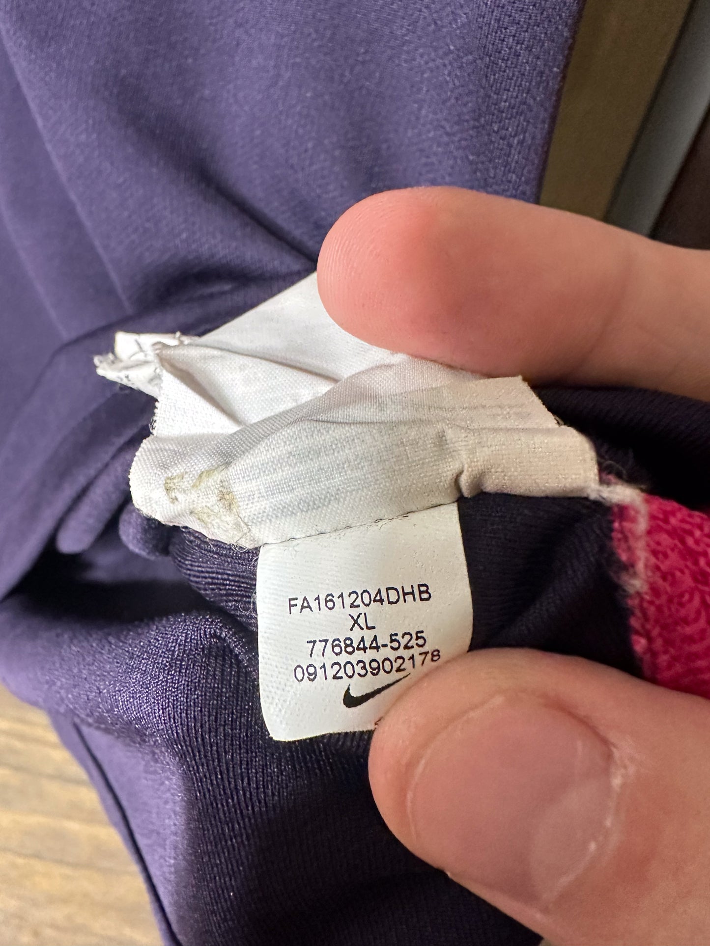 Barcelona 2016/17 Away Jersey – Luis Suárez #9 – Size XL – Purple Nike Shirt (MPN: 776844-525)