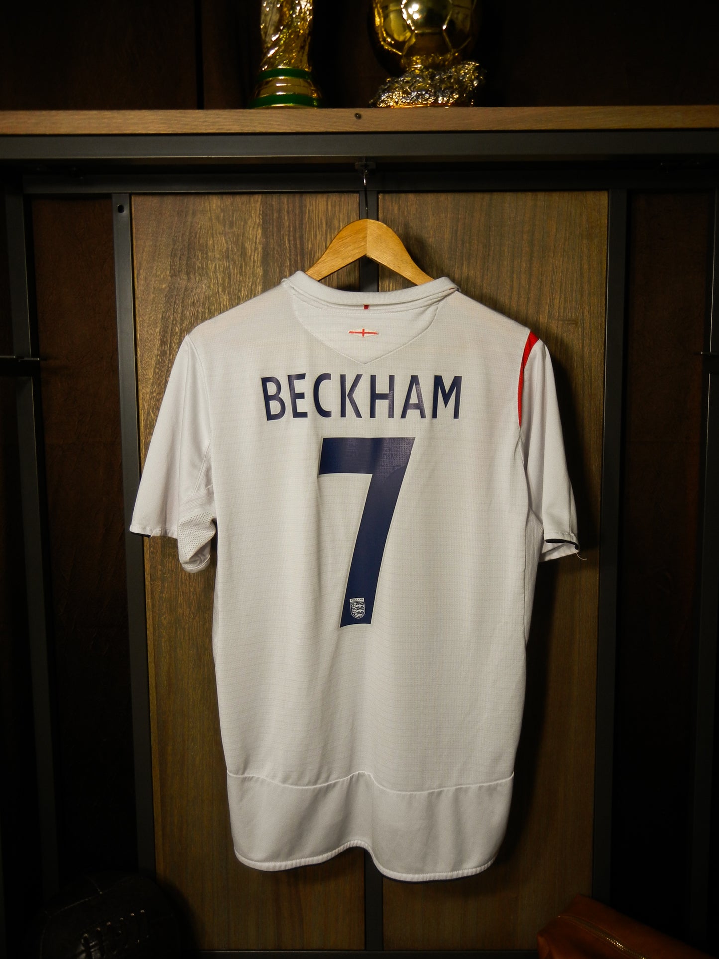 England 2005/07 Home Jersey – David Beckham #7 – Size L – White Umbro Shirt (MPN: 8368081)