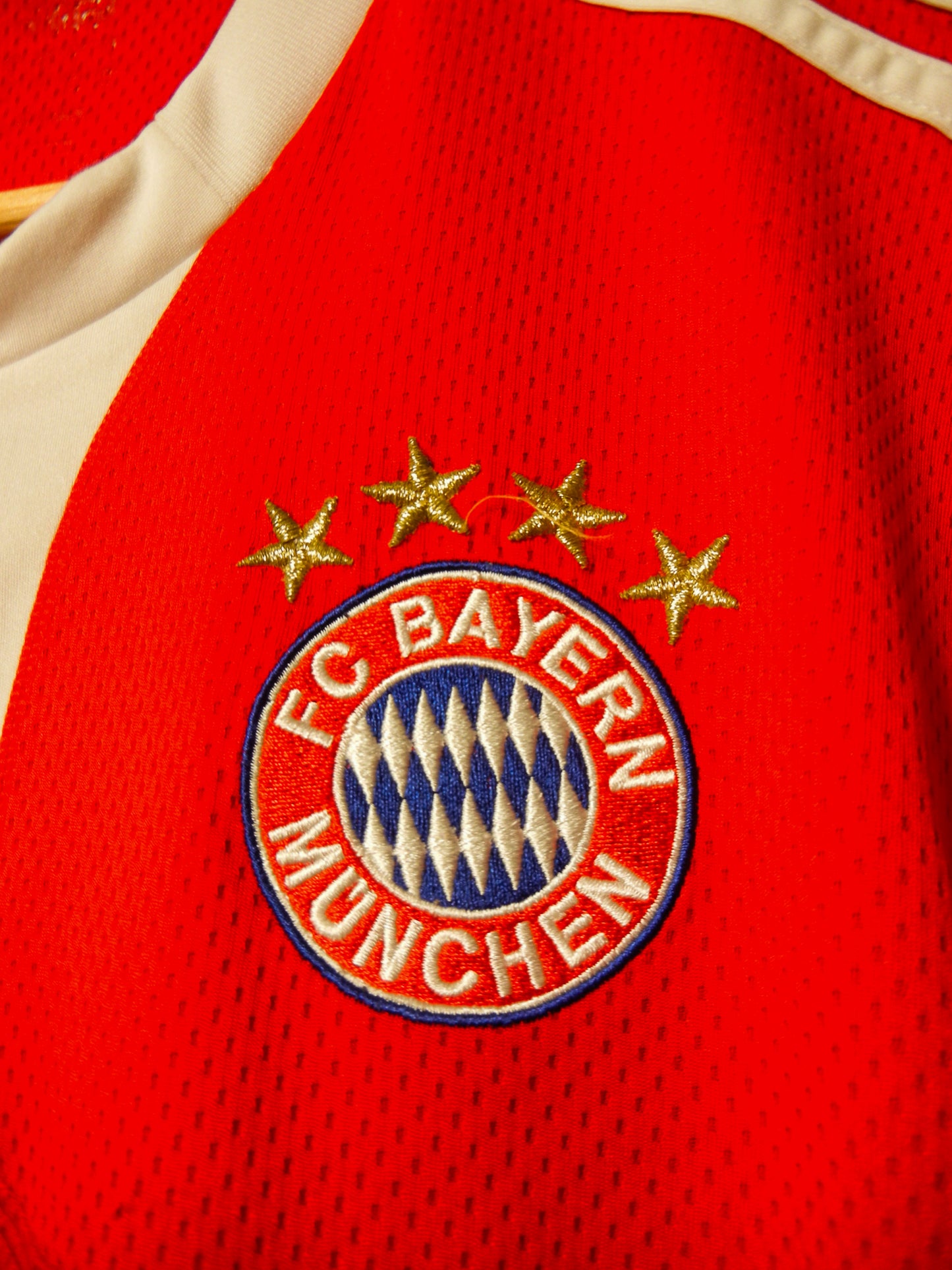 Bayern Munich 2009/10 Home Jersey – Philipp Lahm #21 – Size L – Red Adidas Shirt (MPN: E84214)