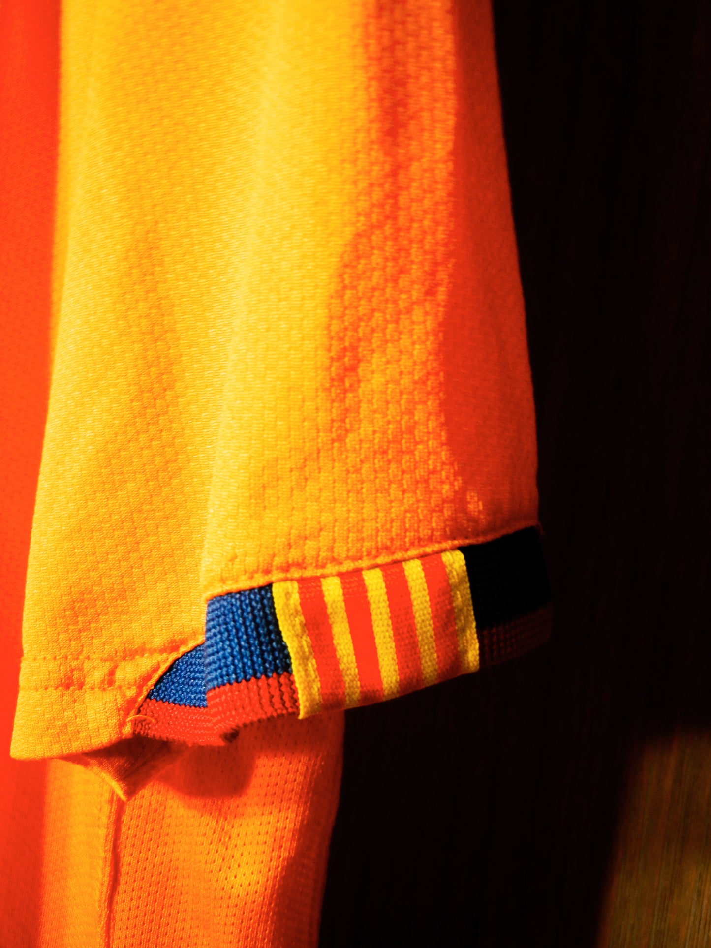 Barcelona 2006/2008 Away Jersey – Lionel Messi #19 – Size L – Orange Nike Shirt (MPN: 146982-819)