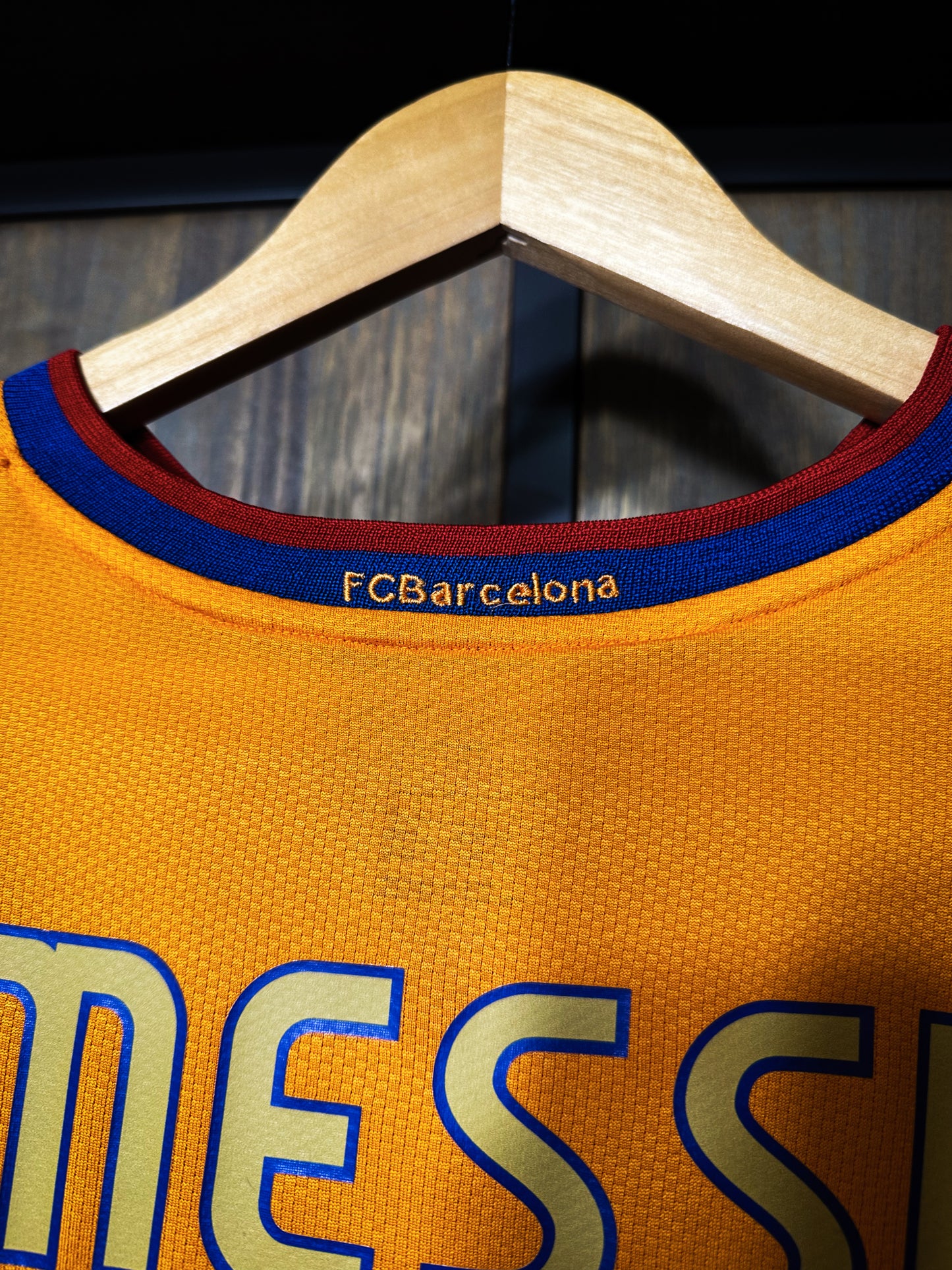 Barcelona 2006/2008 Away Jersey – Lionel Messi #19 – Size L – Orange Nike Shirt (MPN: 146982-819)