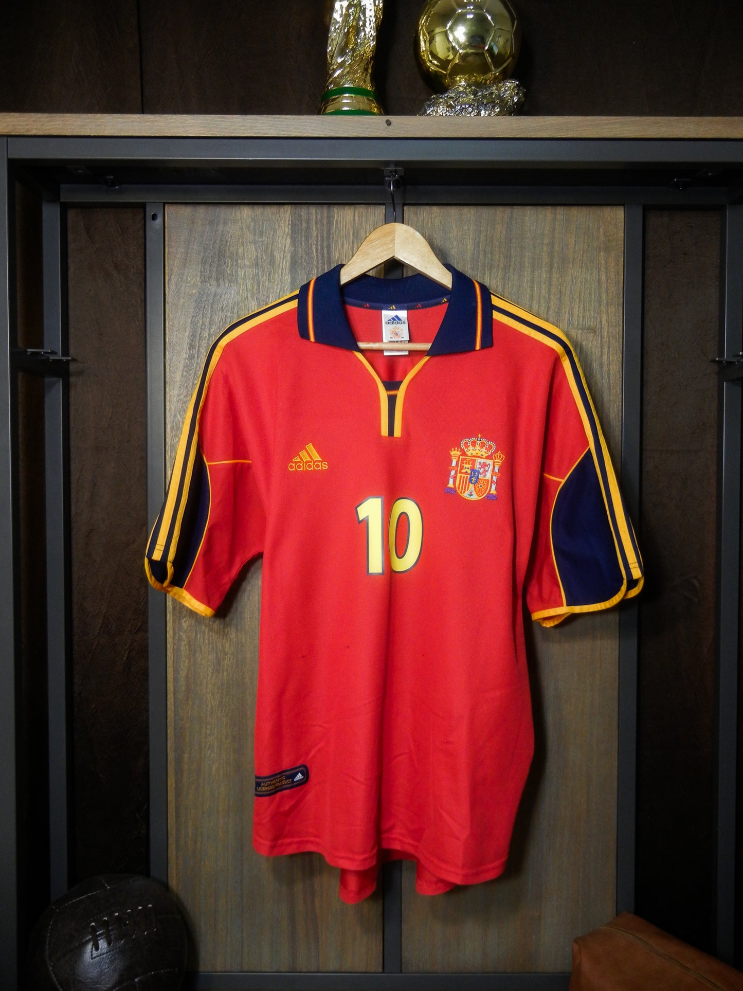 Spain 1999–2002 Home Jersey – Raúl #10 – Large – Red Adidas Shirt (MPN: 647200)