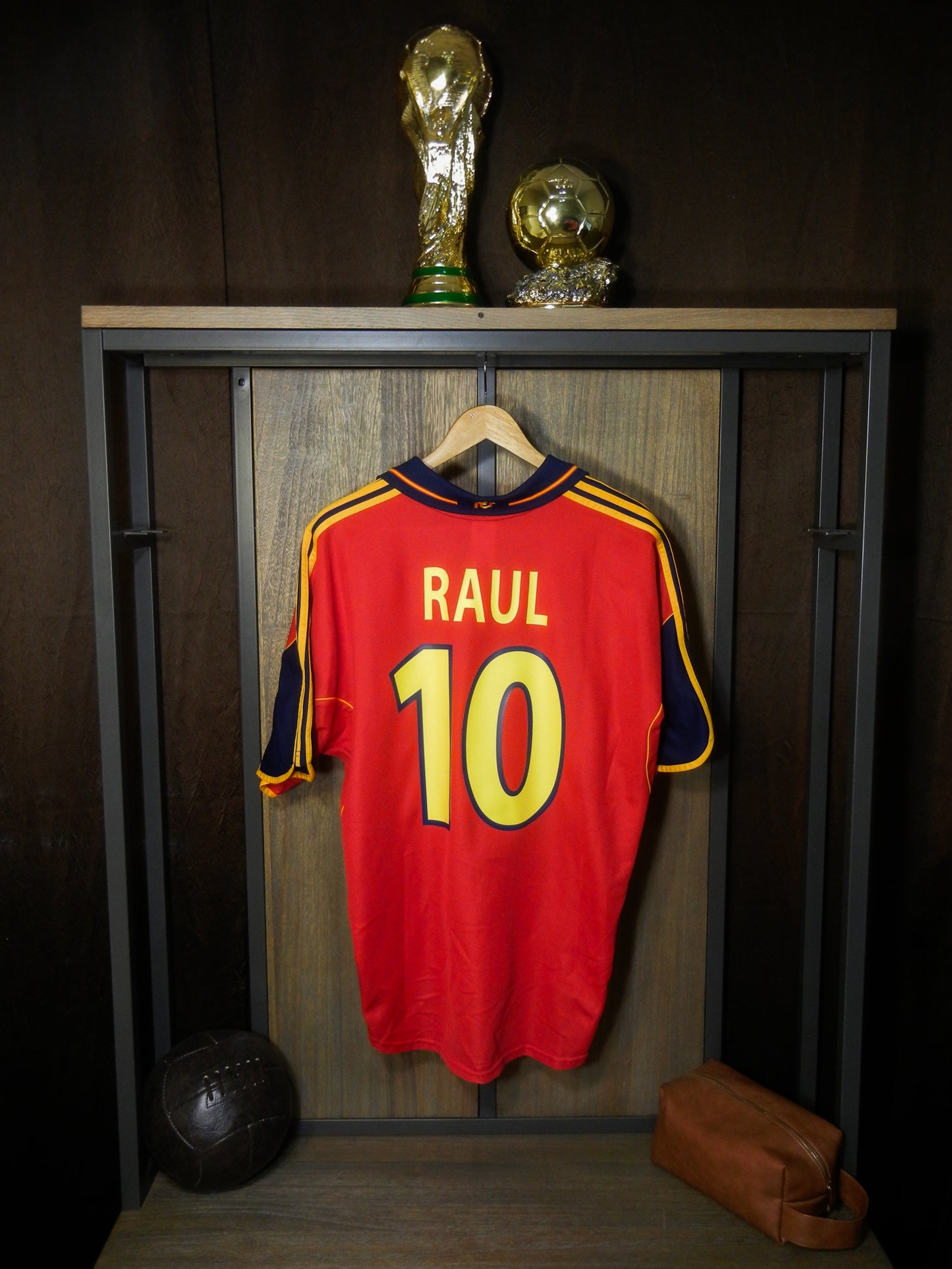 Spain 1999–2002 Home Jersey – Raúl #10 – Large – Red Adidas Shirt (MPN: 647200)