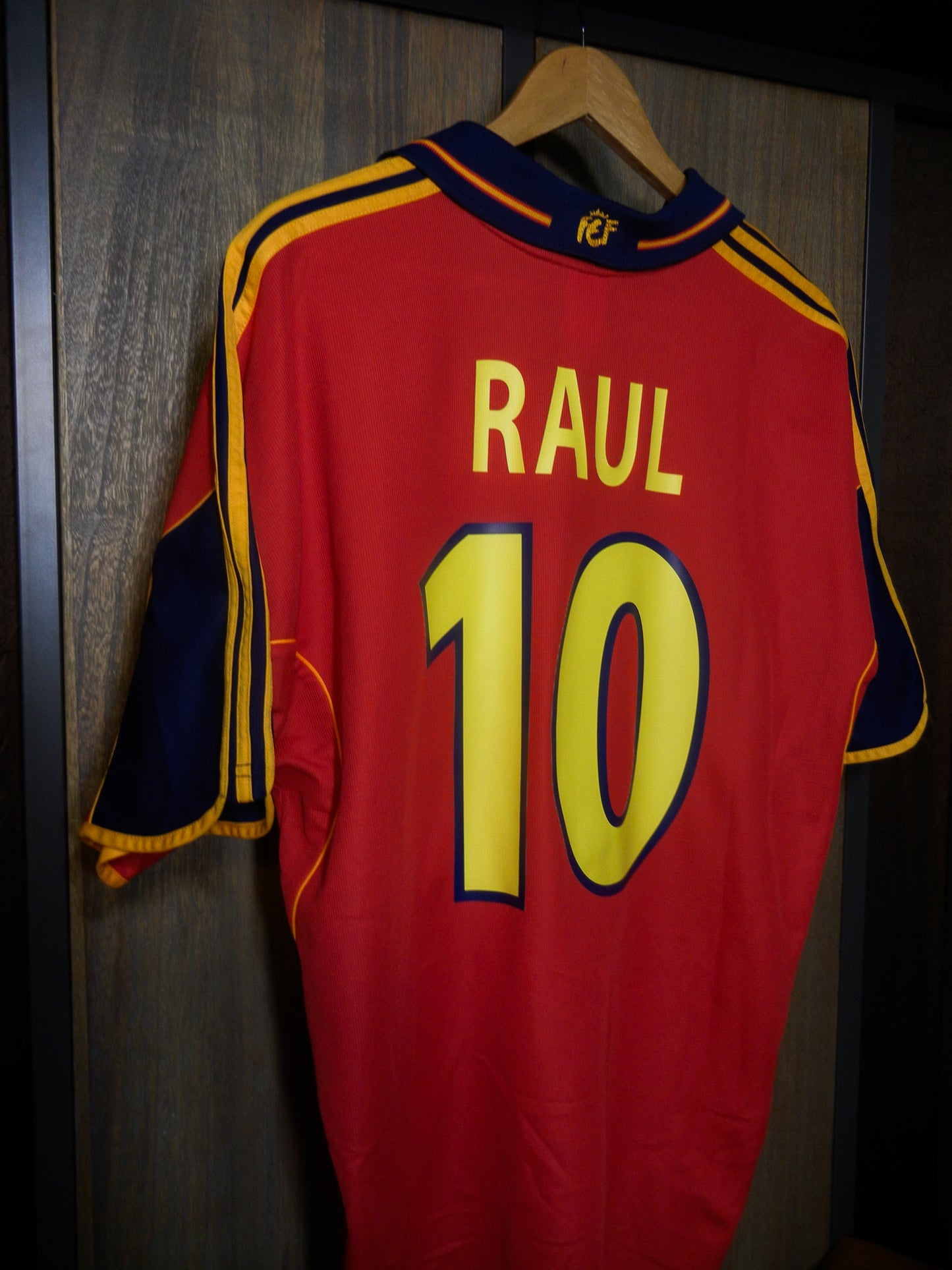 Spain 1999–2002 Home Jersey – Raúl #10 – Large – Red Adidas Shirt (MPN: 647200)