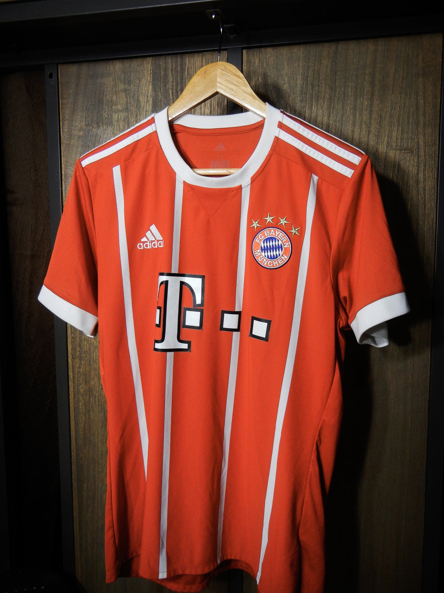 Bayern Munich 2017/18 Home Jersey – Lewandowski #9 – Medium – Red Adidas Shirt (MPN: AZ7961)