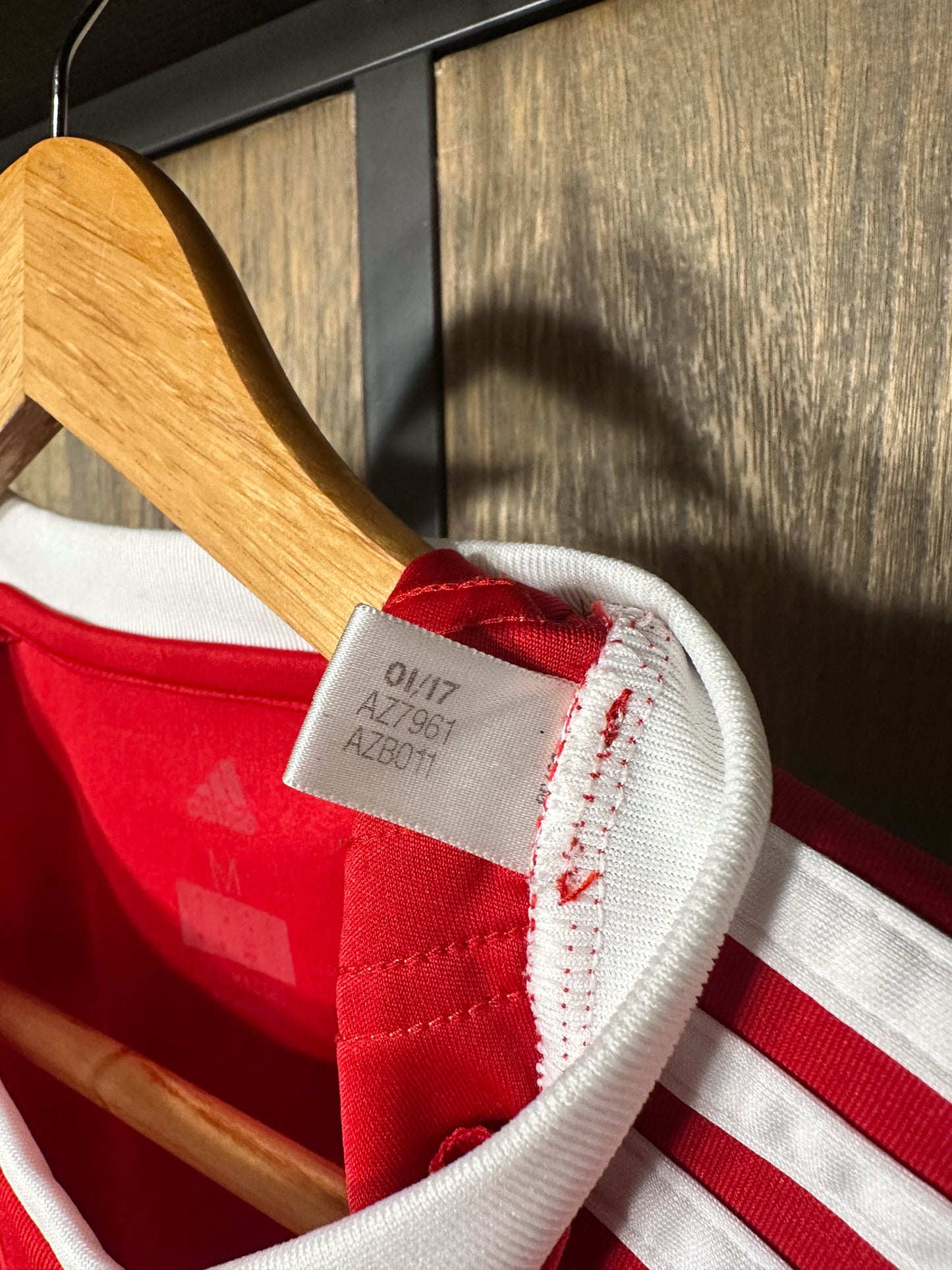 Bayern Munich 2017/18 Home Jersey – Lewandowski #9 – Medium – Red Adidas Shirt (MPN: AZ7961)