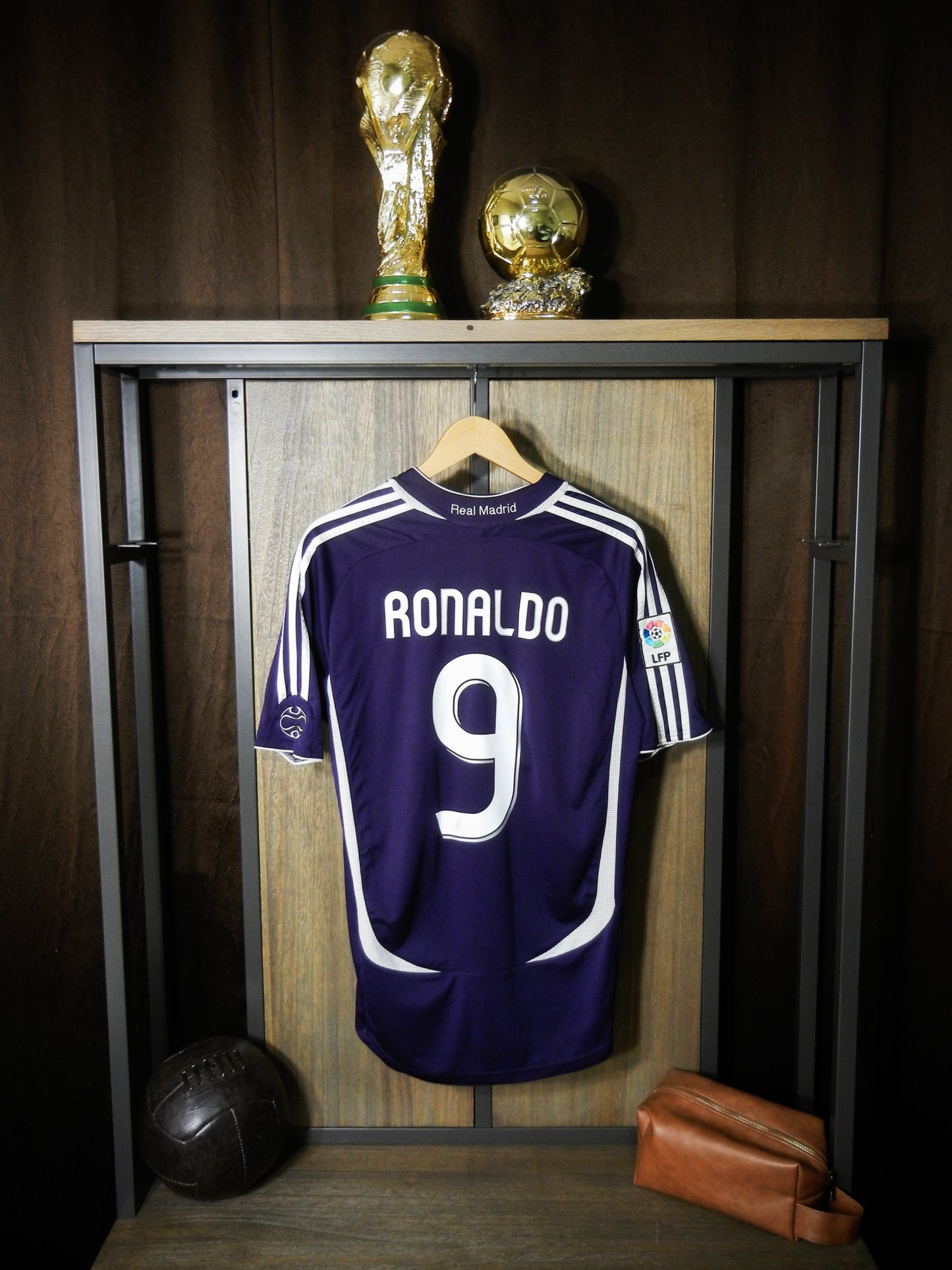Real Madrid 2006/07 Third Jersey – Ronaldo #9 – Medium – Purple Adidas Shirt (MPN:055226)