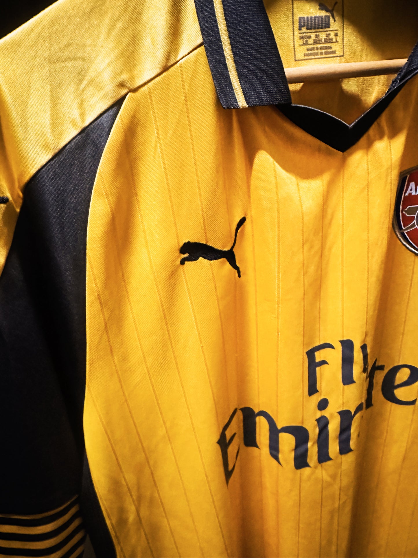 Arsenal 2016/17 Away Jersey – Alexis Sánchez #7 – Size L – Gray & Yellow Puma Shirt (MPN: 749714)