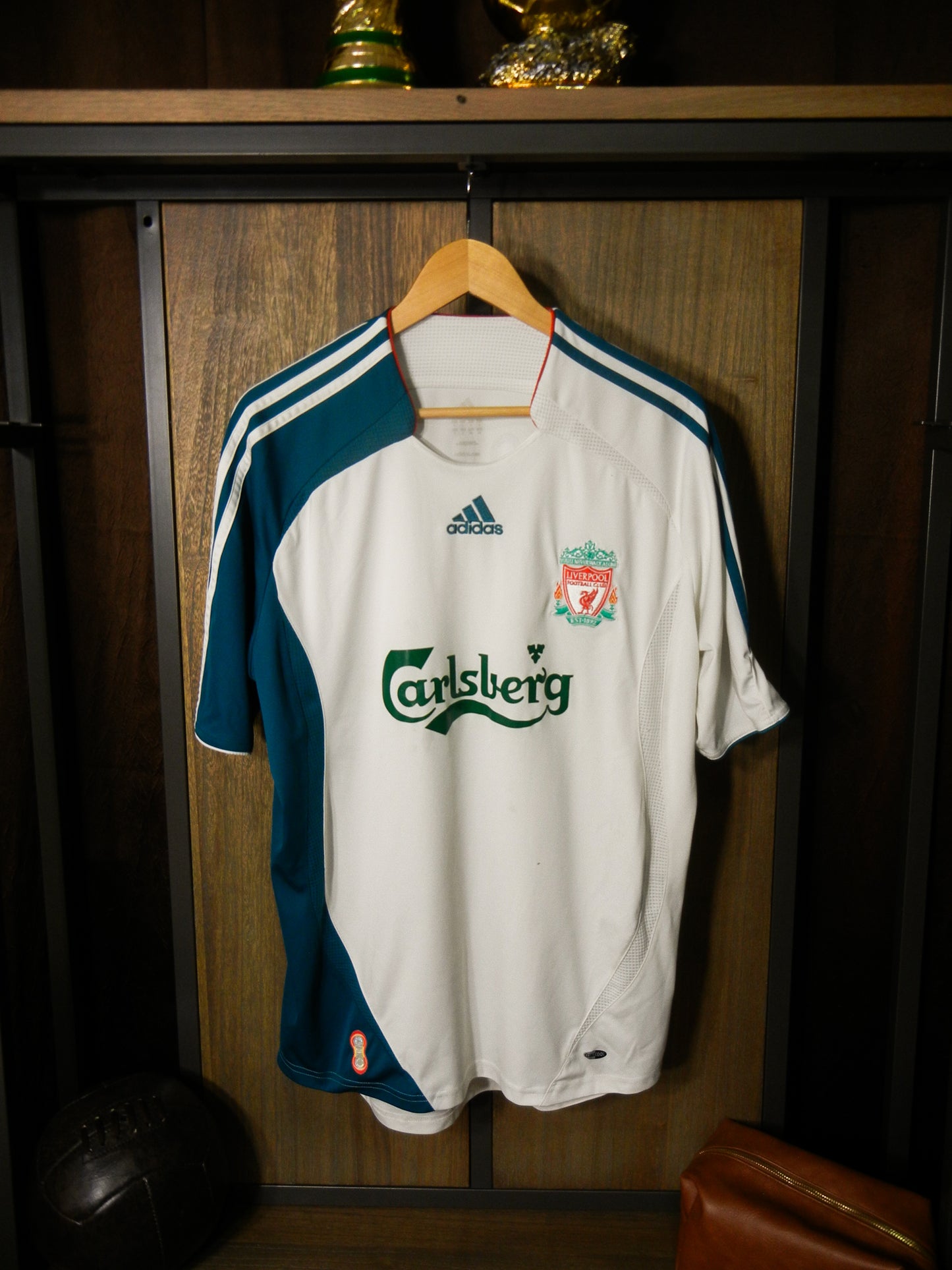 Liverpool 2006/2007 Third Jersey – Steven Gerrard #8 – L – Green & White Adidas Shirt (MPN: 053294)