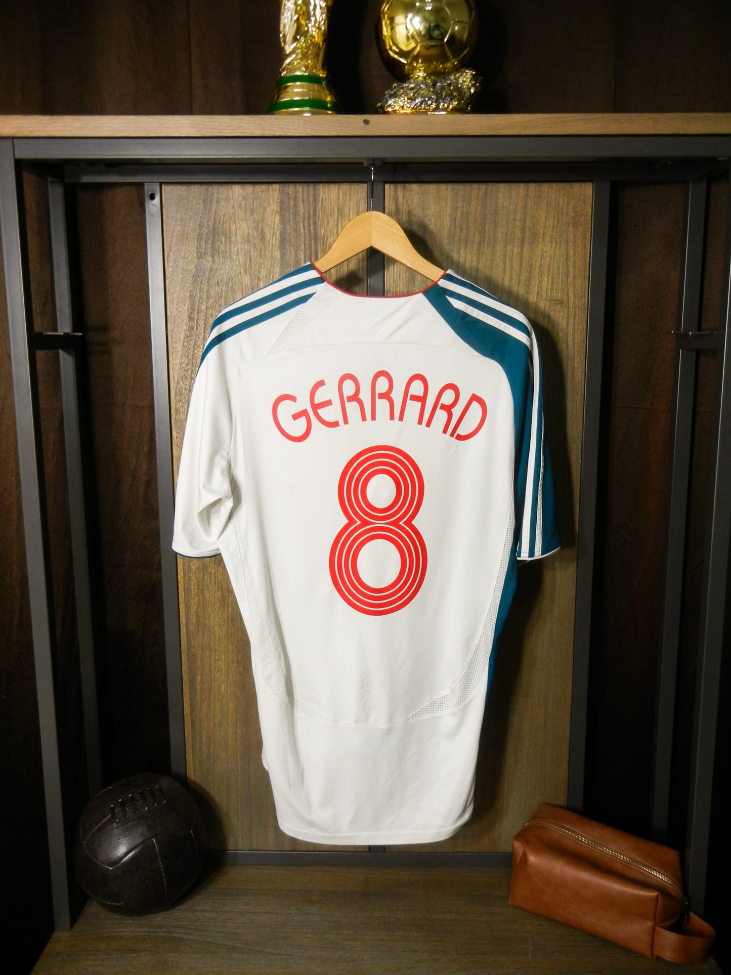 Liverpool 2006/2007 Third Jersey – Steven Gerrard #8 – L – Green & White Adidas Shirt (MPN: 053294)
