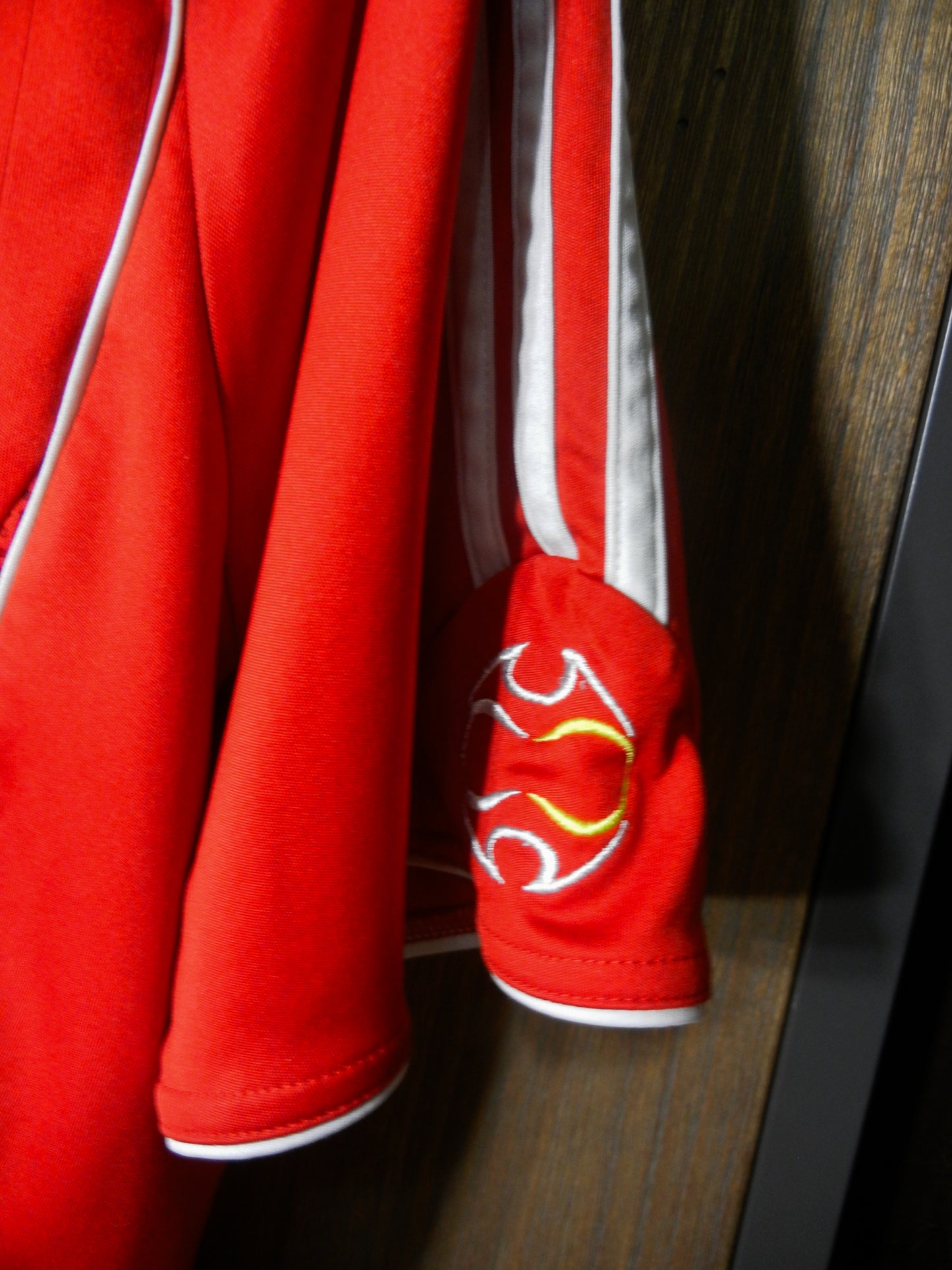 Liverpool 2006–2008 Home Jersey – Steven Gerrard #8 – L – Red Adidas Shirt (MPN: 053327)