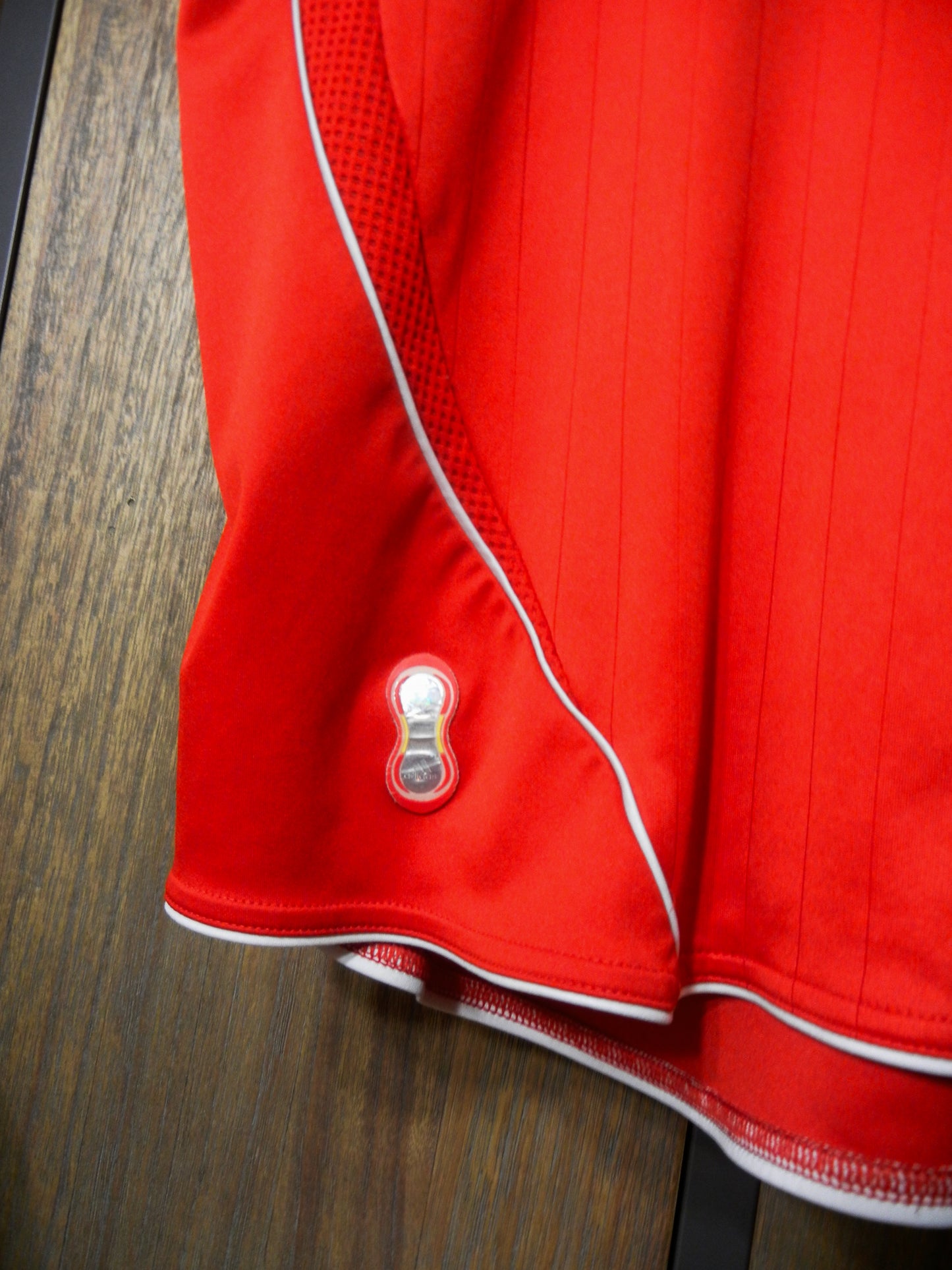 Liverpool 2006–2008 Home Jersey – Steven Gerrard #8 – L – Red Adidas Shirt (MPN: 053327)