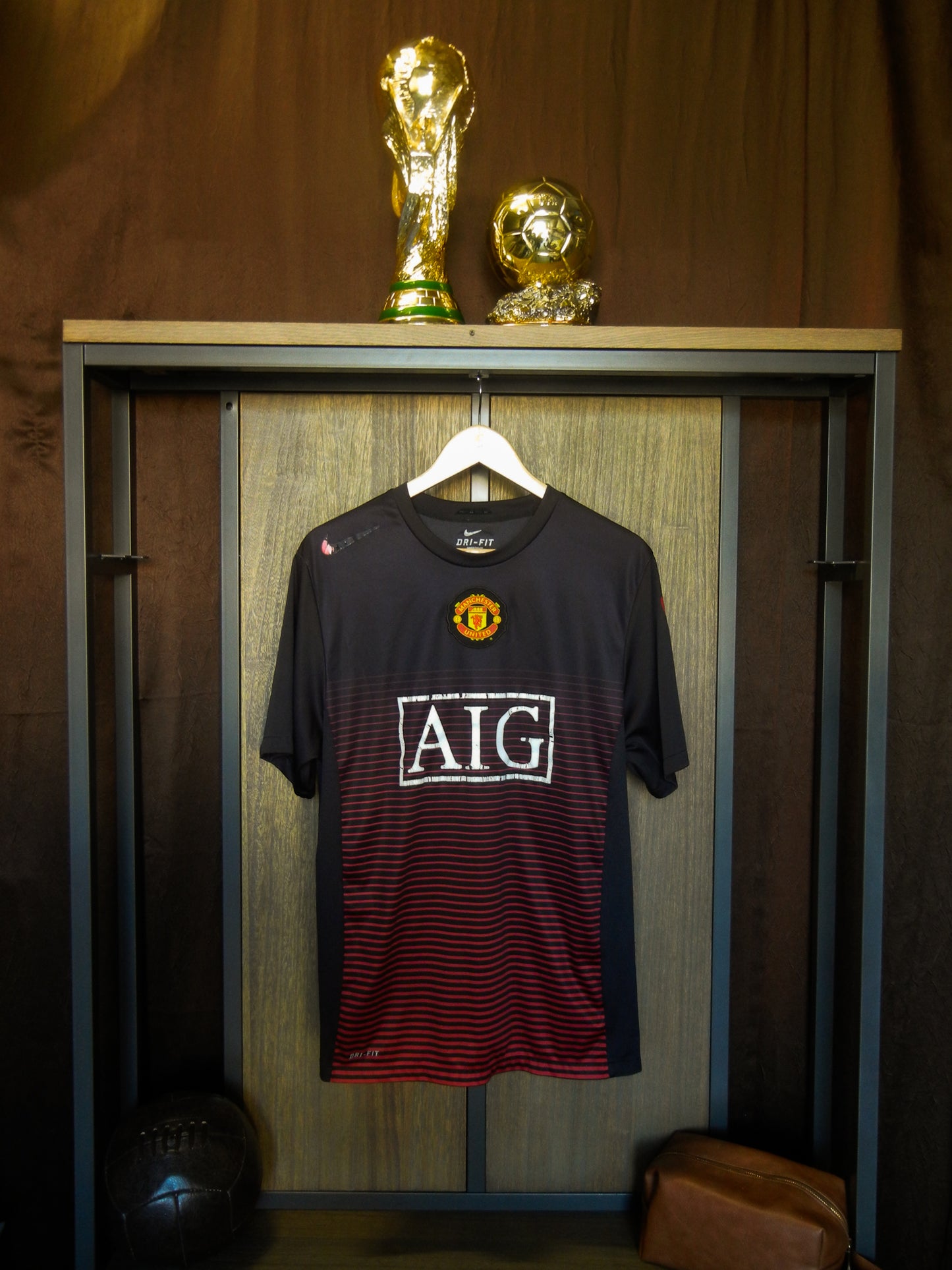 Manchester United 2009/2010 Training Top (Black) – Size L – Nike Shirt (MPN: 377419-010)