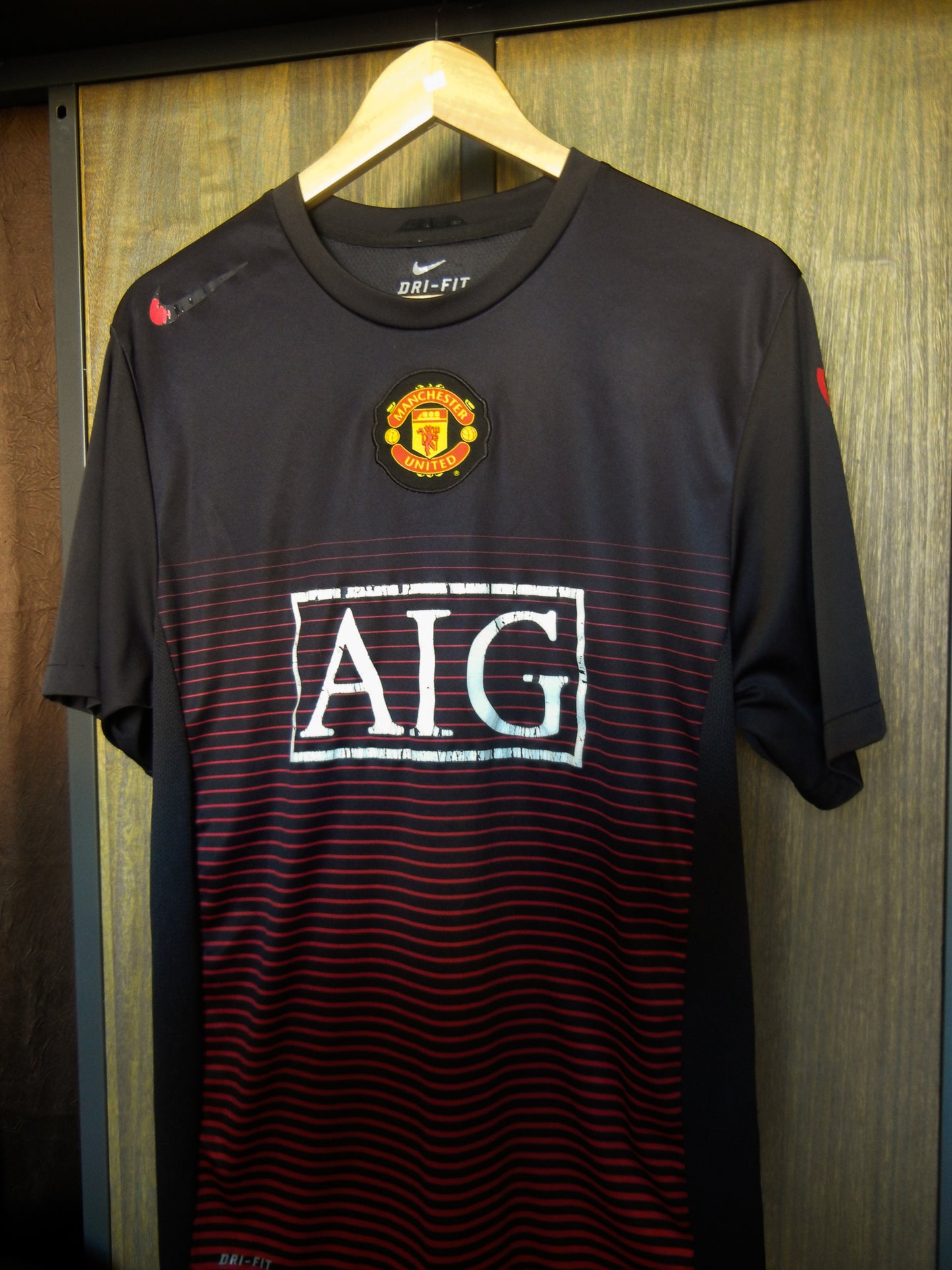 Manchester United 2009/2010 Training Top (Black) – Size L – Nike Shirt (MPN: 377419-010)