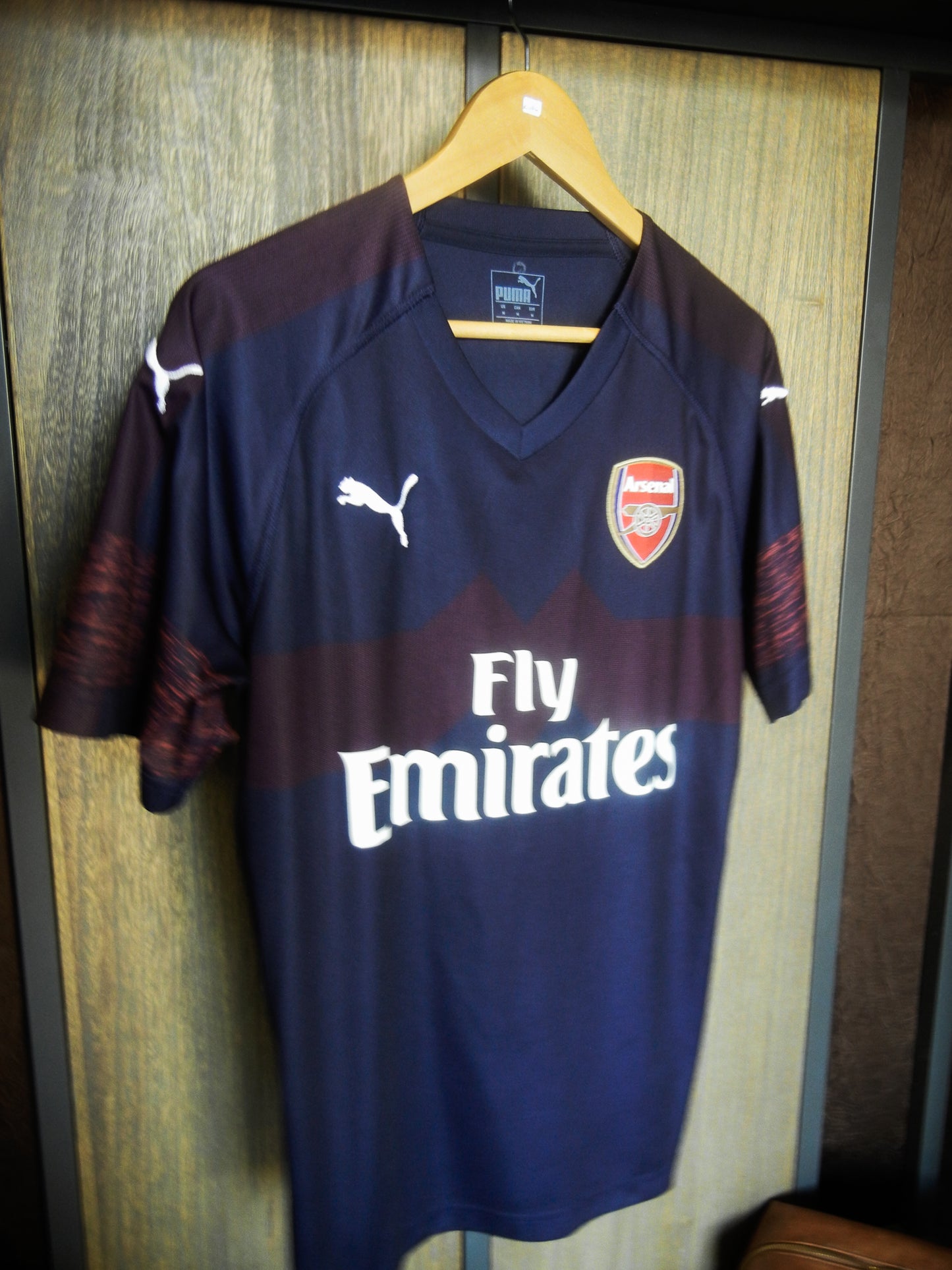 Arsenal 2018/2019 Away Jersey – Lacazette #9 – Medium – Navy & Volt Puma Shirt (MPN: 753213-13)