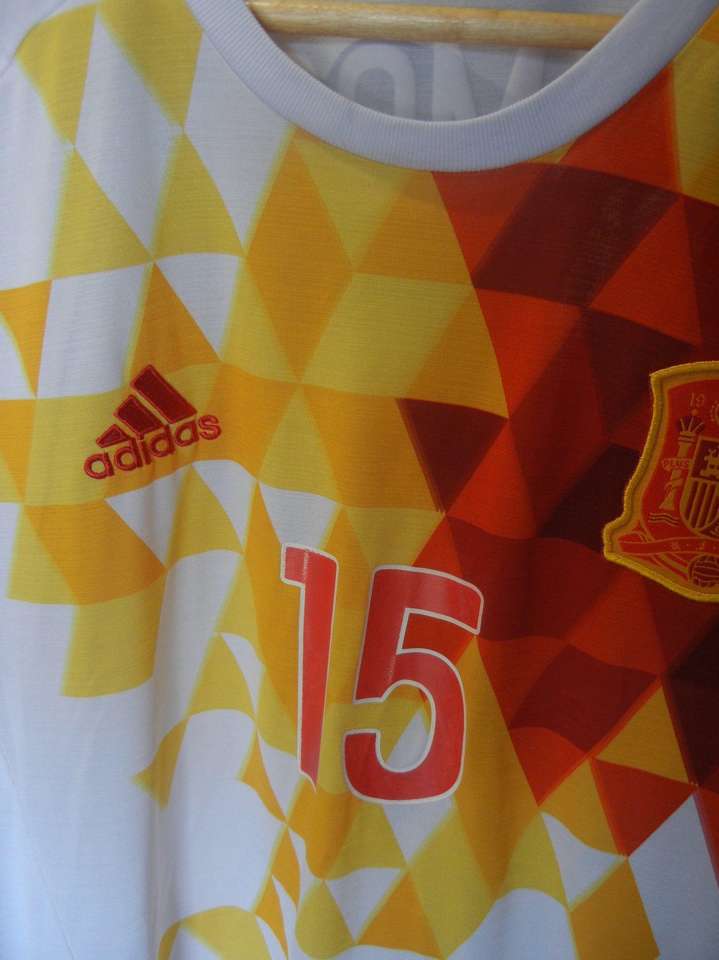 Spain 2016/2017 Away Jersey – Sergio Ramos #15 – XL – White Adidas Shirt (MPN: AA0830)