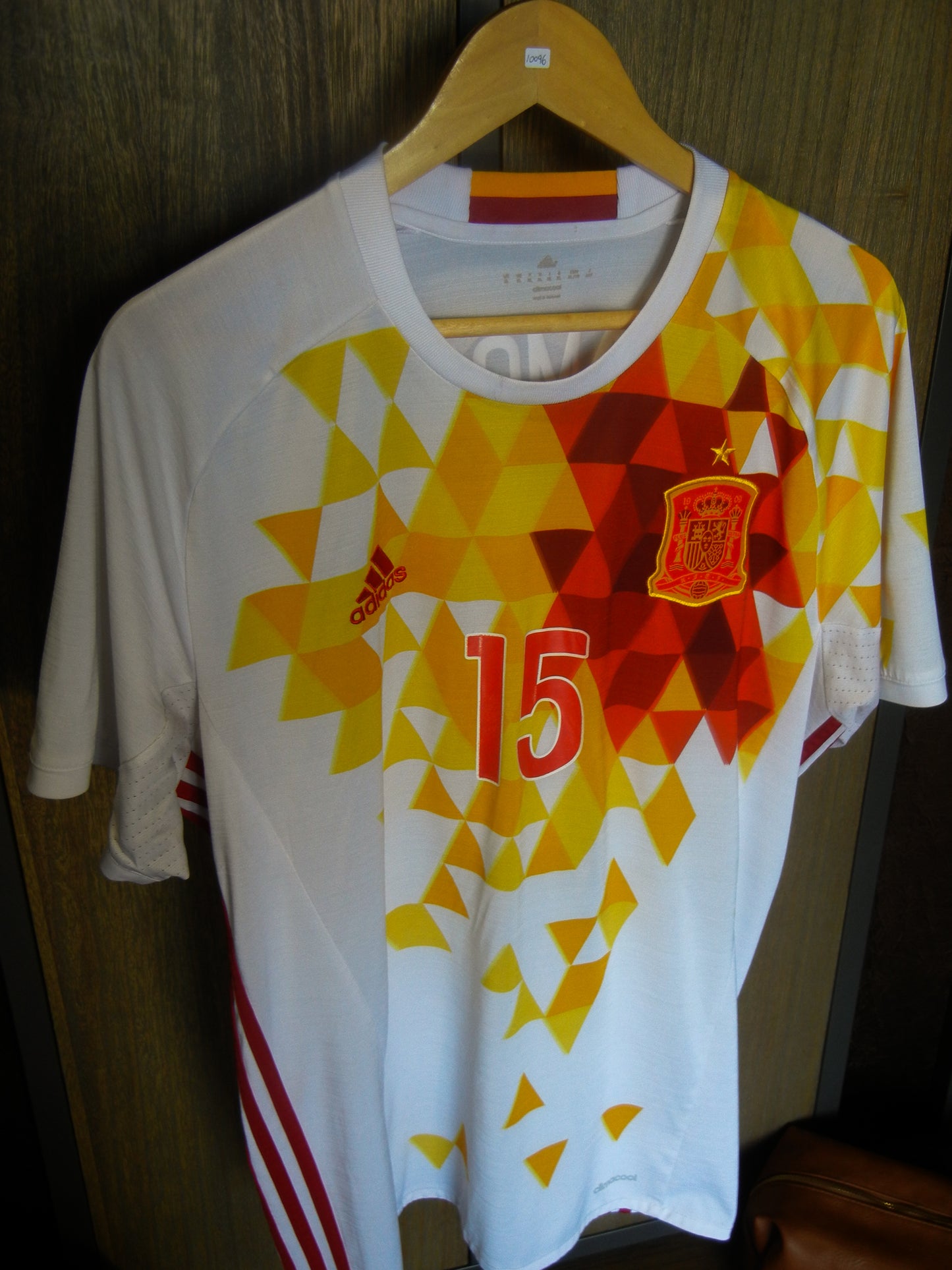 Spain 2016/2017 Away Jersey – Sergio Ramos #15 – XL – White Adidas Shirt (MPN: AA0830)