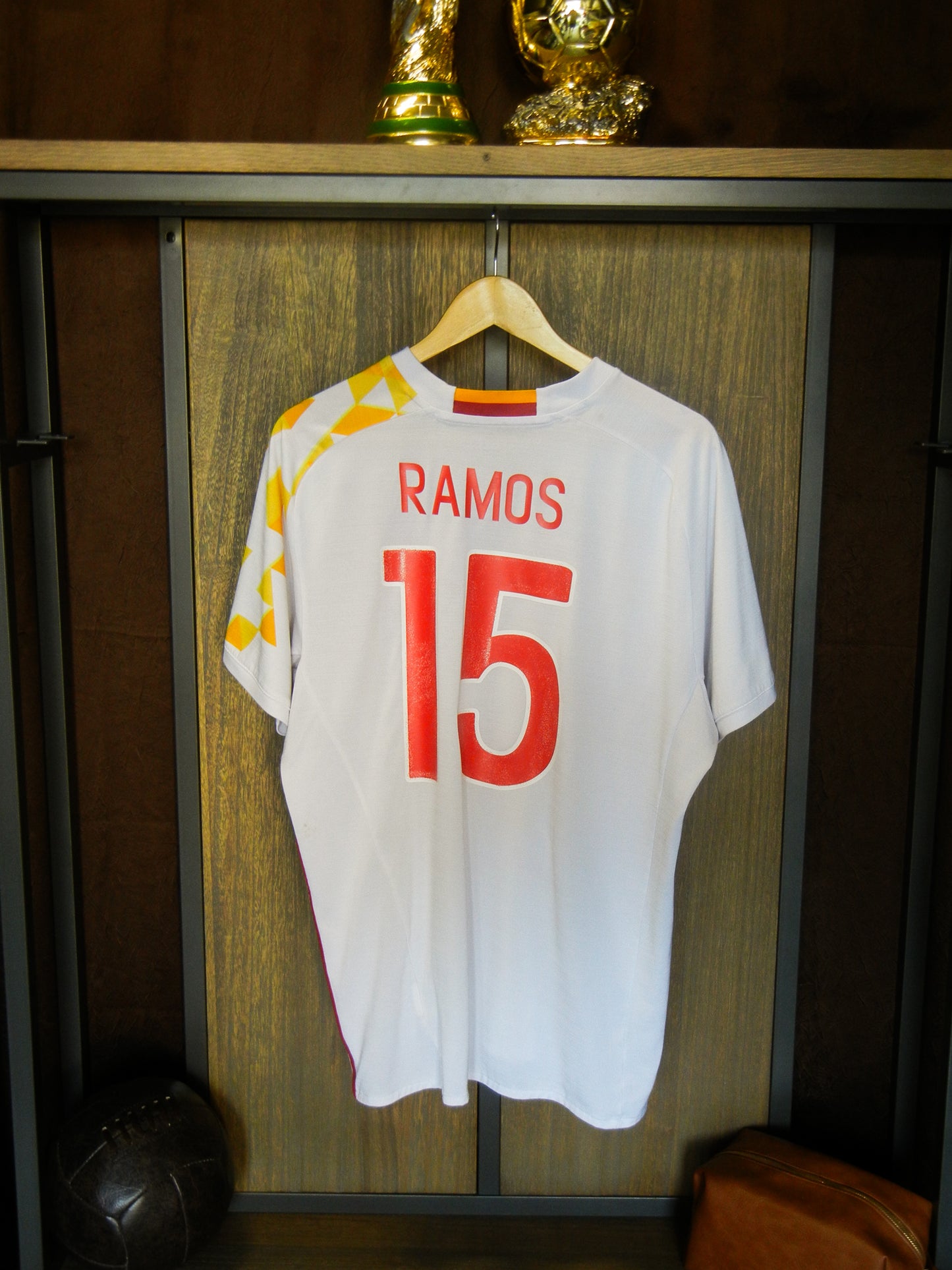 Spain 2016/2017 Away Jersey – Sergio Ramos #15 – XL – White Adidas Shirt (MPN: AA0830)