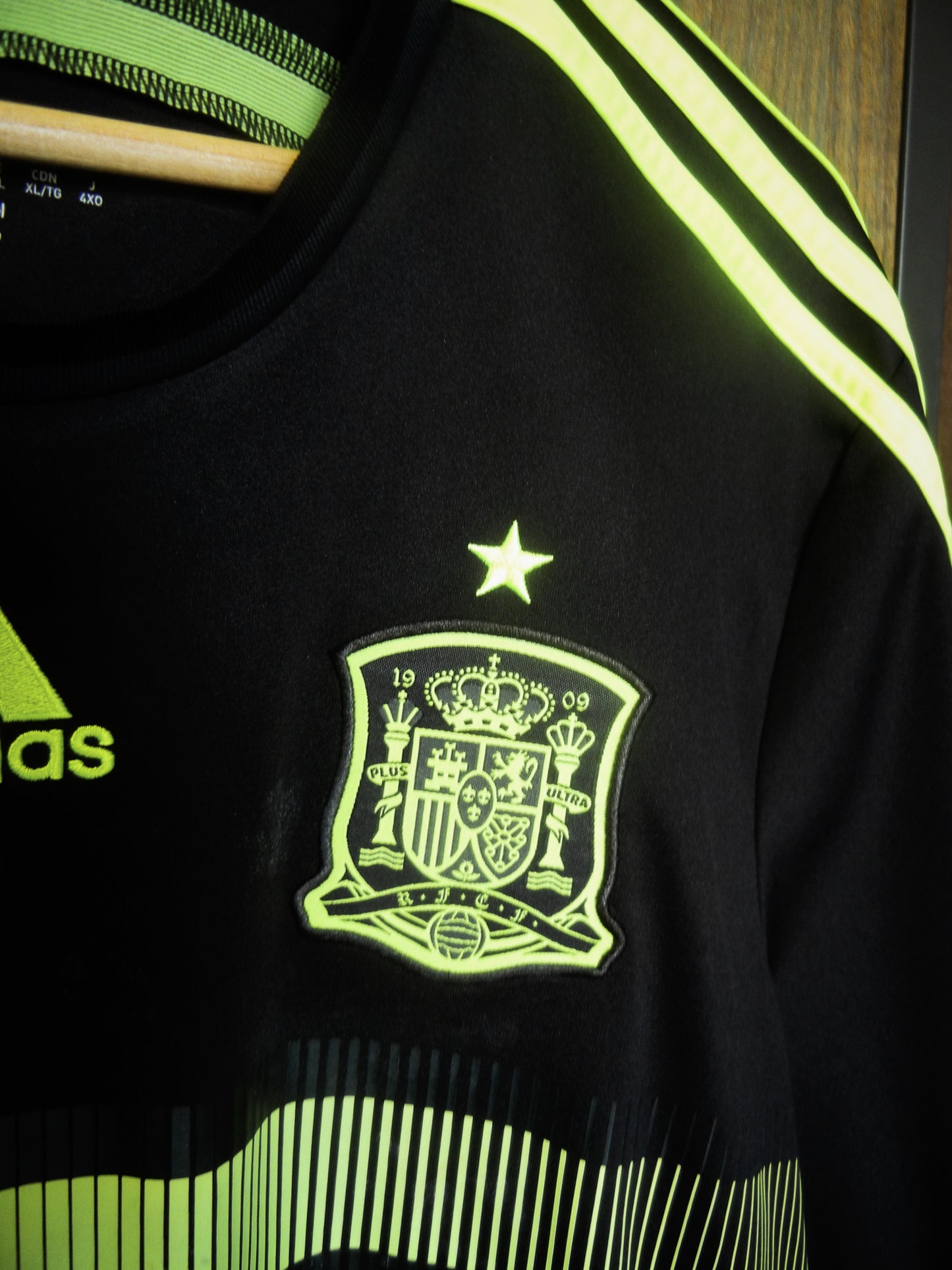Spain 2013/2015 Away Jersey – Diego Costa #19 – XL – Black Adidas Shirt (MPN: F39821)