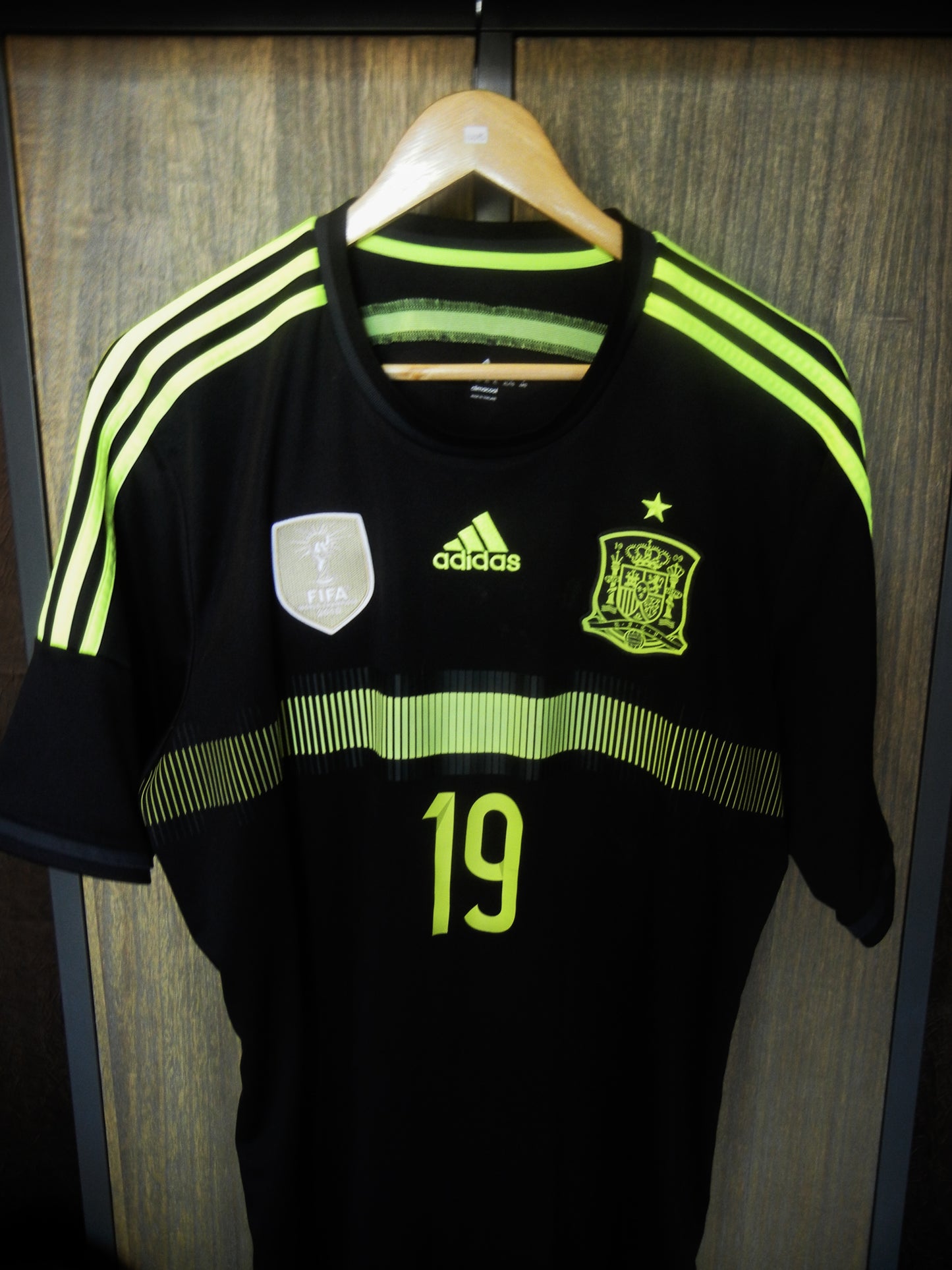 Spain 2013/2015 Away Jersey – Diego Costa #19 – XL – Black Adidas Shirt (MPN: F39821)