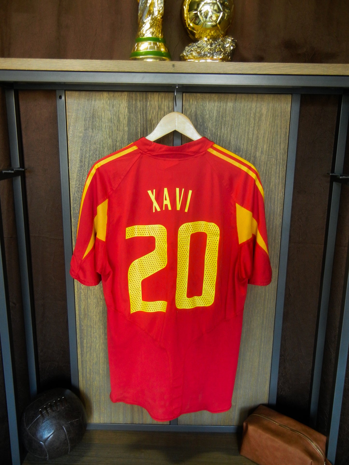 Spain 2004/2006 Home Jersey – Xavi #20 – Size L – Red Adidas Shirt (MPN: 600179)