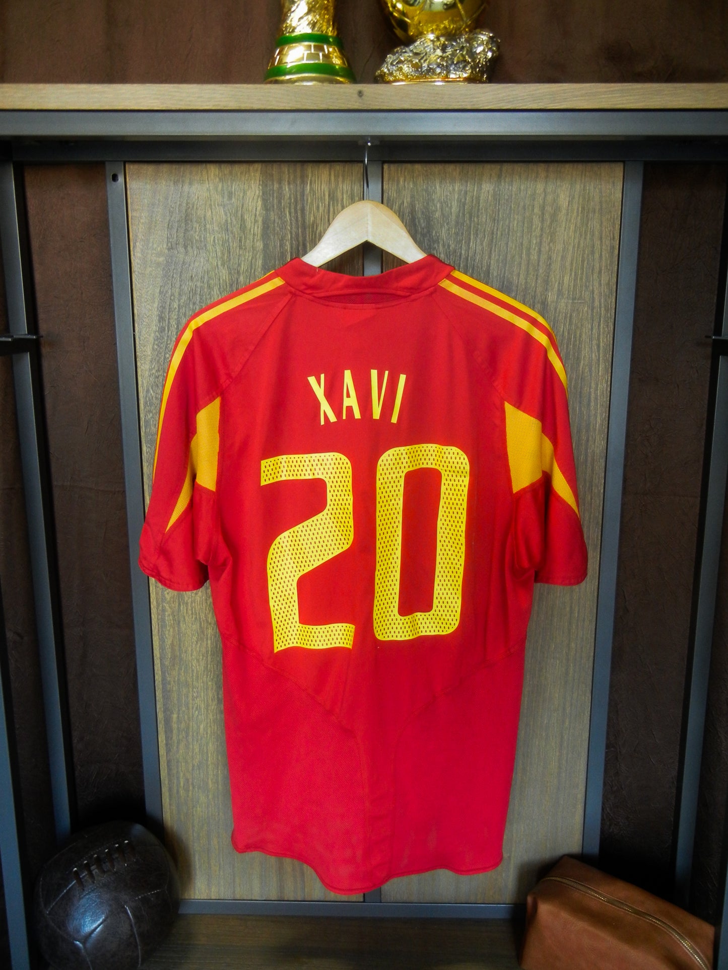 Spain 2004/2006 Home Jersey – Xavi #20 – Size L – Red Adidas Shirt (MPN: 600179)