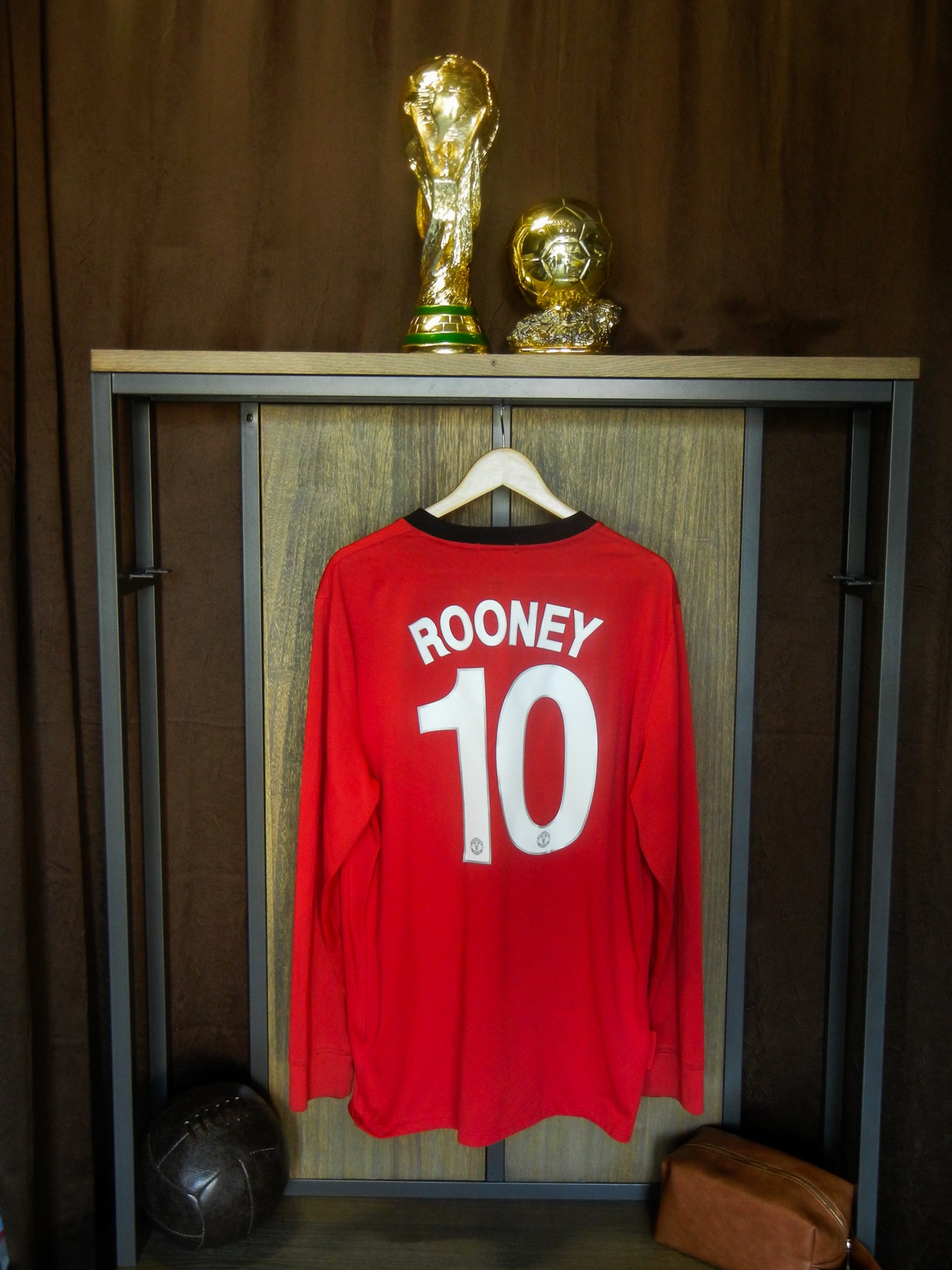 Manchester United 2009/2010 Home Long Sleeve Jersey – Rooney #10 – Size XL – Red Nike Shirt (MPN: HO090408SYS)