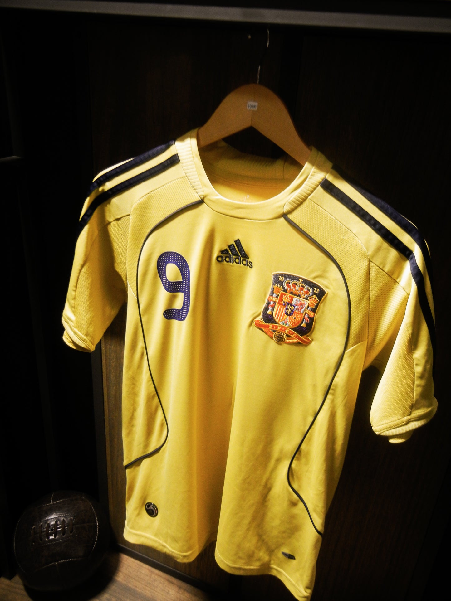 Spain 2008/10 Away Jersey – Fernando Torres #9 – Size M – Yellow Adidas Shirt (MPN: 614172)