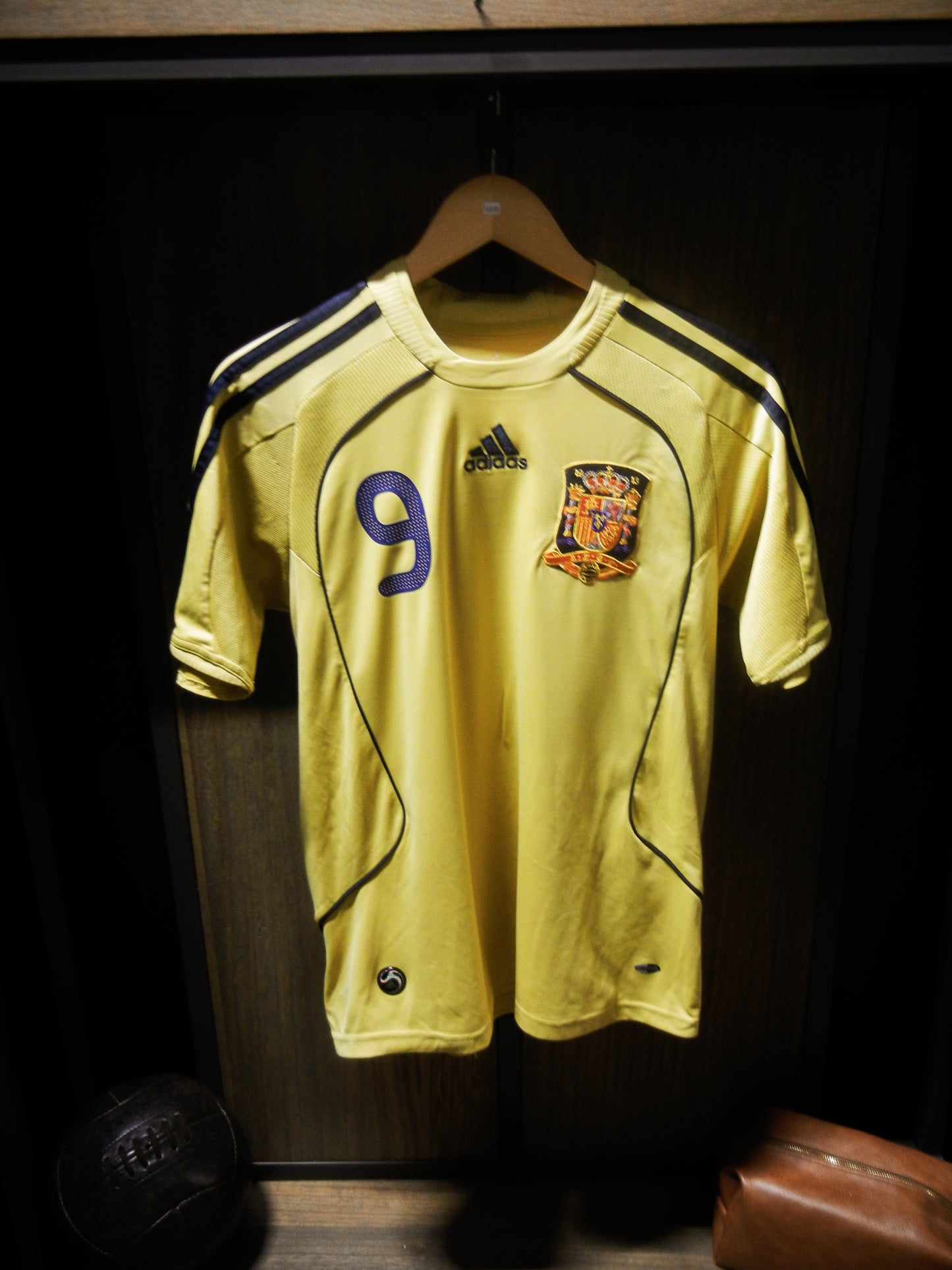 Spain 2008/10 Away Jersey – Fernando Torres #9 – Size M – Yellow Adidas Shirt (MPN: 614172)