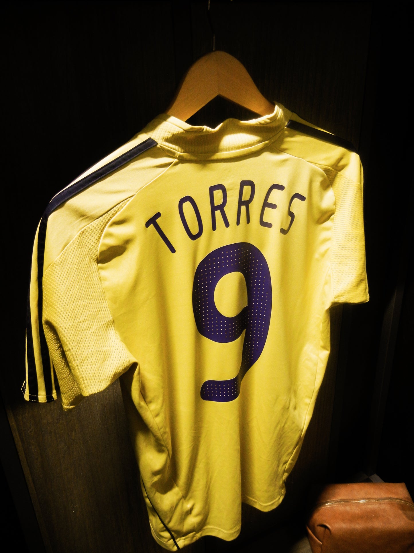 Spain 2008/10 Away Jersey – Fernando Torres #9 – Size M – Yellow Adidas Shirt (MPN: 614172)