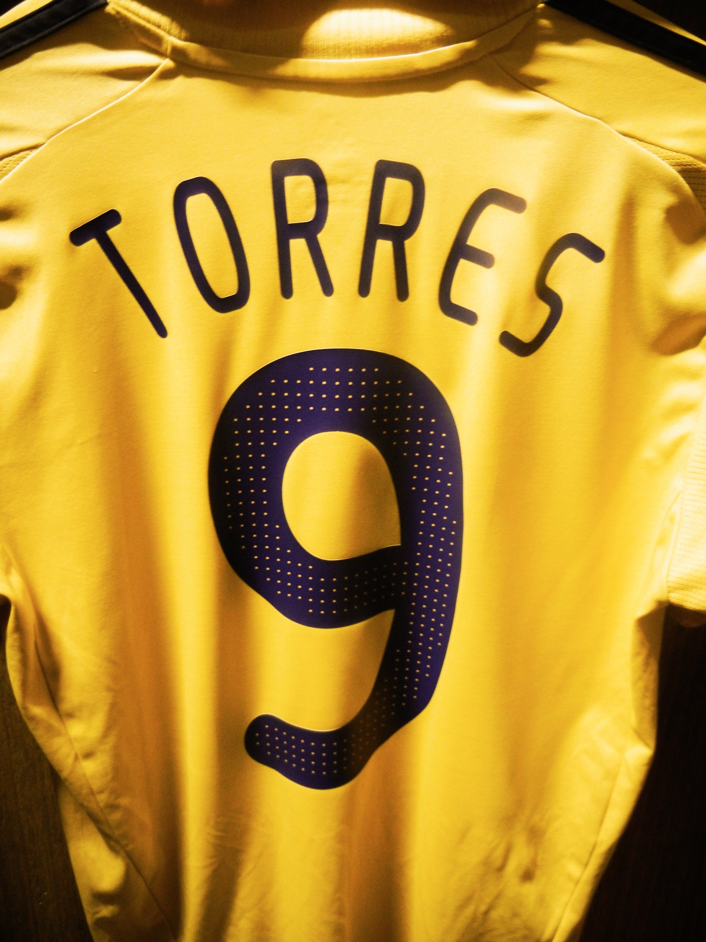 Spain 2008/10 Away Jersey – Fernando Torres #9 – Size M – Yellow Adidas Shirt (MPN: 614172)