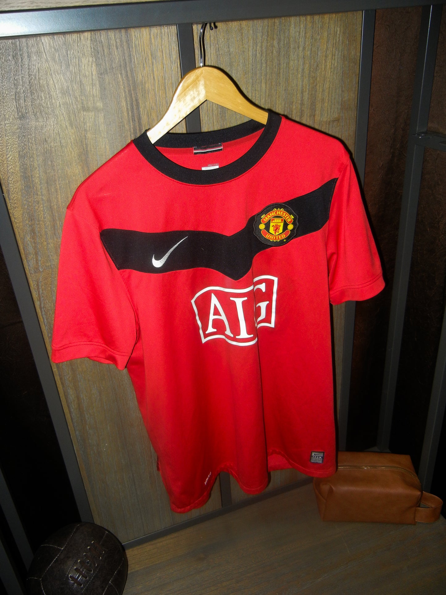 Manchester United 2009/10 Home Jersey – Wayne Rooney #10 – Size L – Red Nike Shirt (MPN: 355091-623)