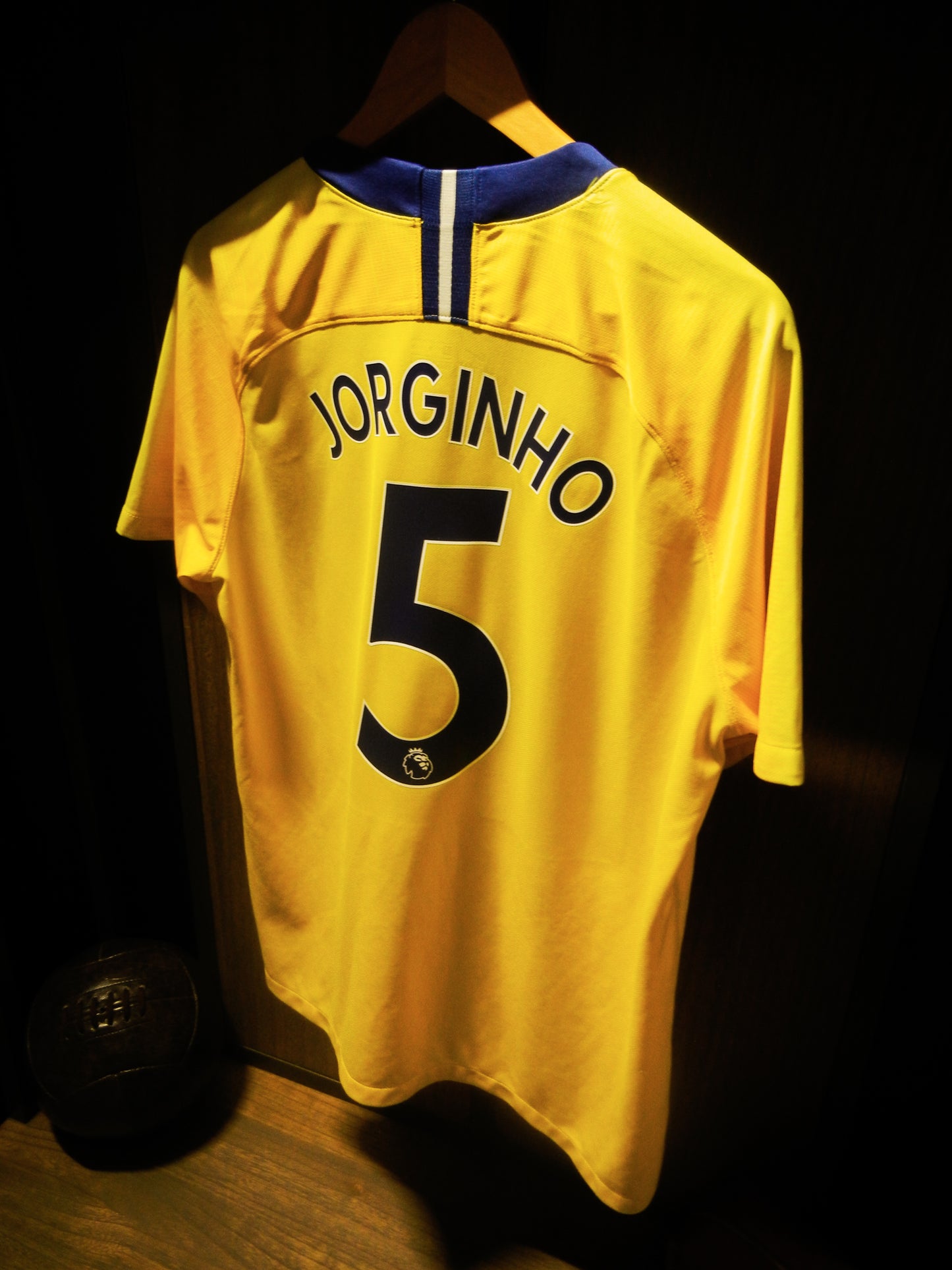 Chelsea 2018/2019 Away Jersey – Jorginho #5 – Large – Yellow Nike Shirt (MPN: 919008-720)