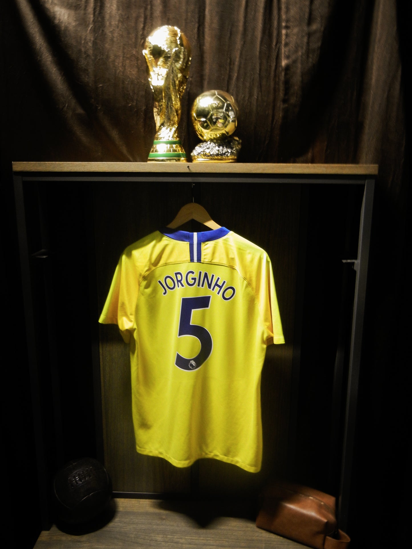 Chelsea 2018/2019 Away Jersey – Jorginho #5 – Large – Yellow Nike Shirt (MPN: 919008-720)