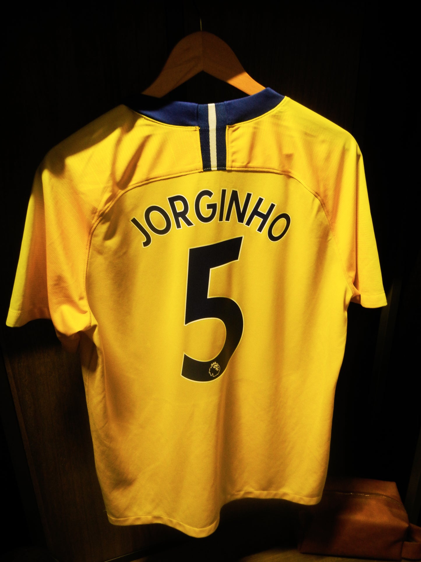 Chelsea 2018/2019 Away Jersey – Jorginho #5 – Large – Yellow Nike Shirt (MPN: 919008-720)