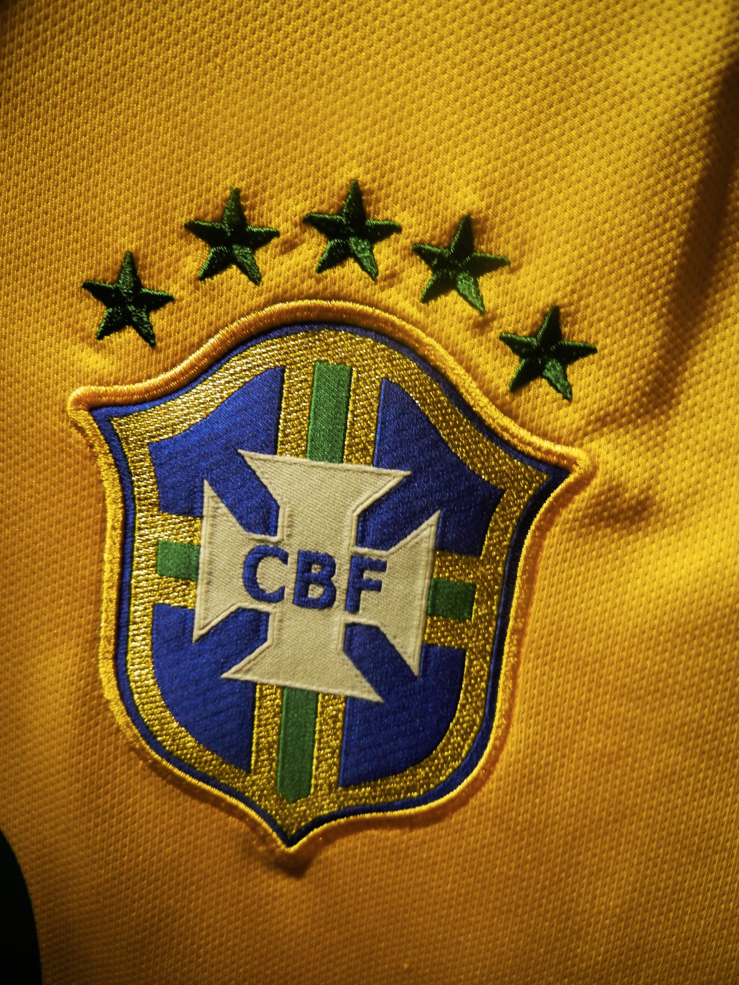Brazil 2014 Home Jersey – Neymar Jr #10 – Size L – Yellow Nike Shirt (MPN: 575280-703)