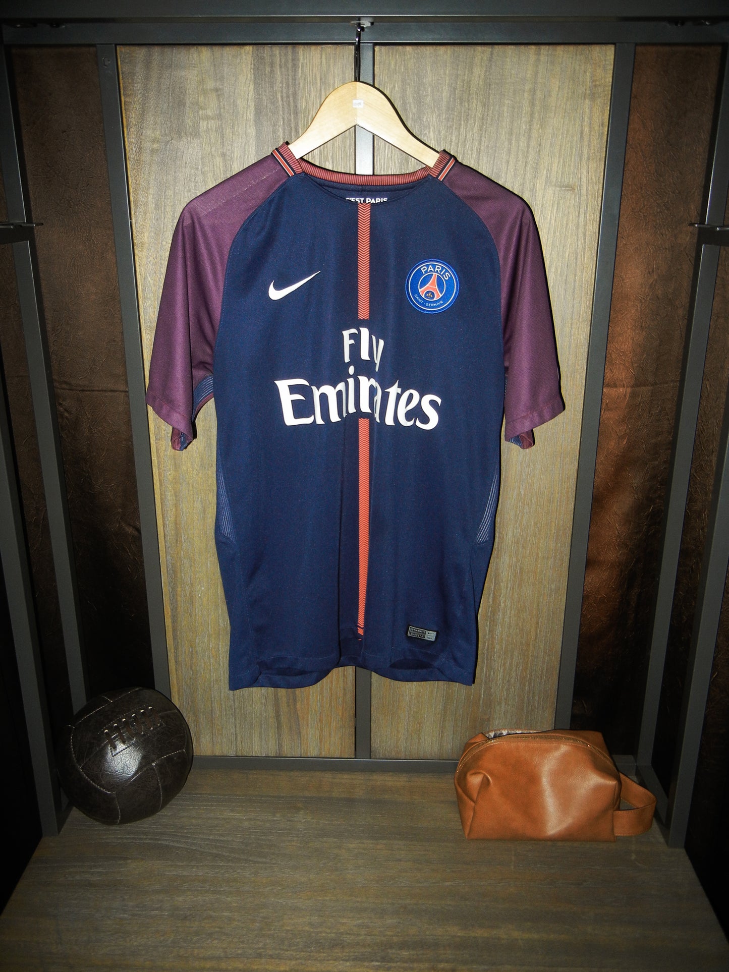 Paris Saint-Germain 2017/18 Home Jersey – Neymar Jr  #10 – Size L – Navy Nike Shirt (MPN: 847269-430)