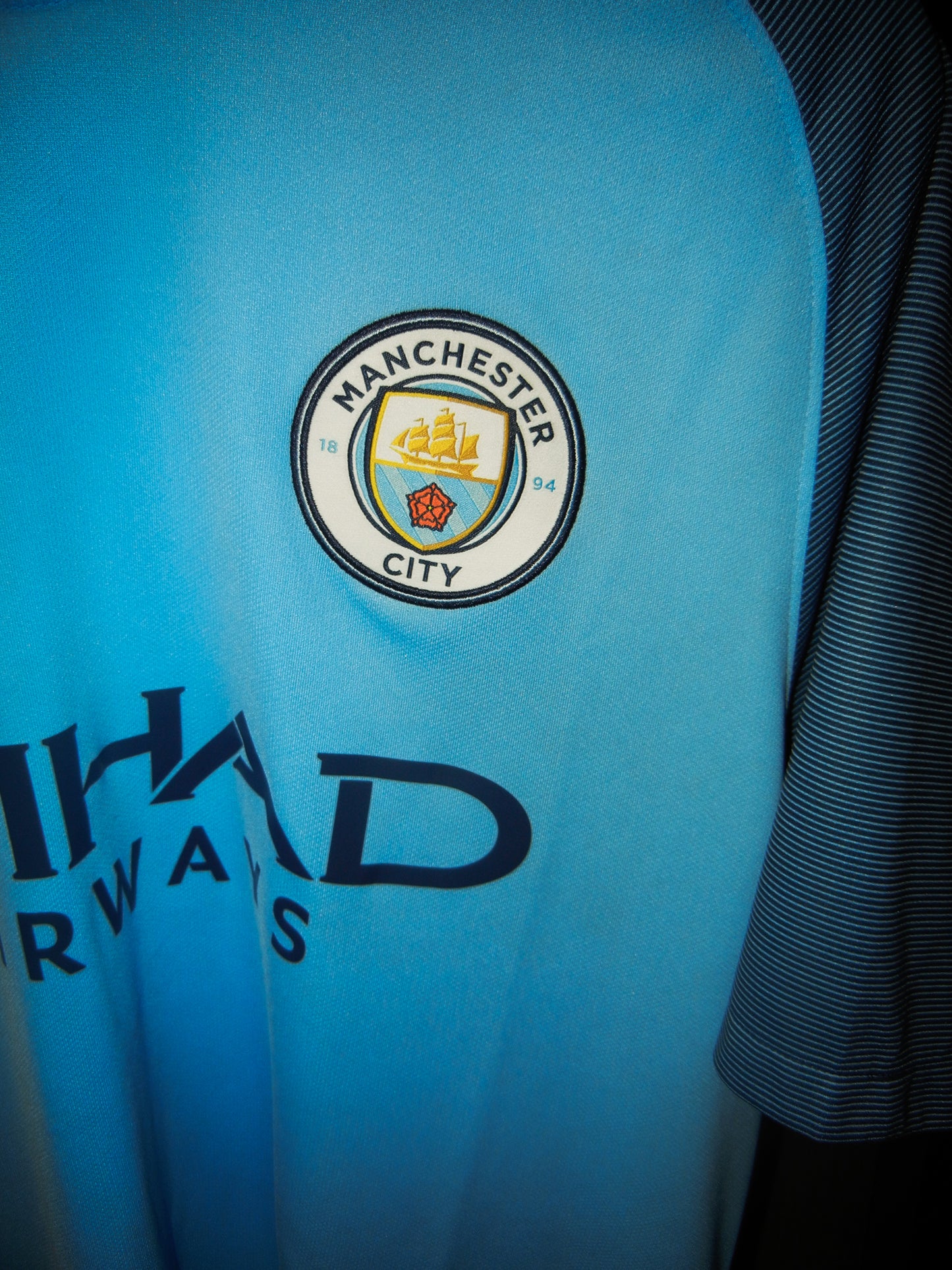 Manchester City 2016/2017 Home Jersey – “Kun” Agüero #10 – Large – Sky Blue Nike Shirt (MPN: 776907-489)