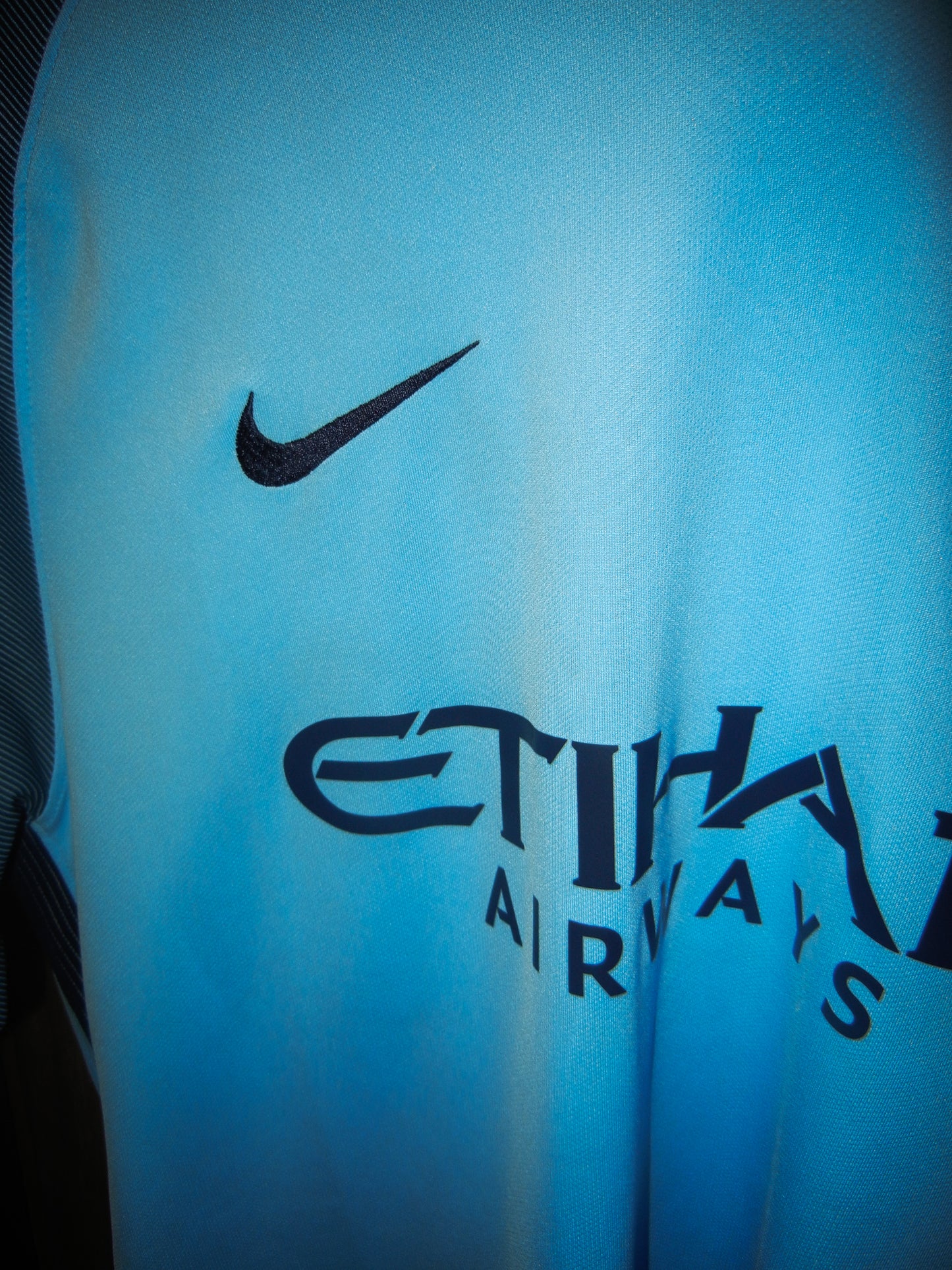 Manchester City 2016/2017 Home Jersey – “Kun” Agüero #10 – Large – Sky Blue Nike Shirt (MPN: 776907-489)