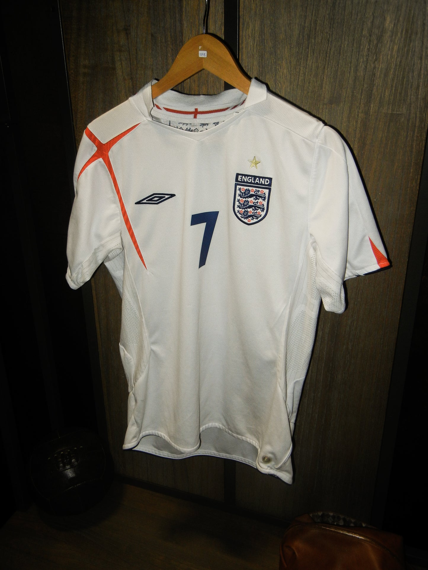 England 2005/2007 Home Jersey – David Beckham #7 – Large – White Umbro Shirt (MPN: N/A)
