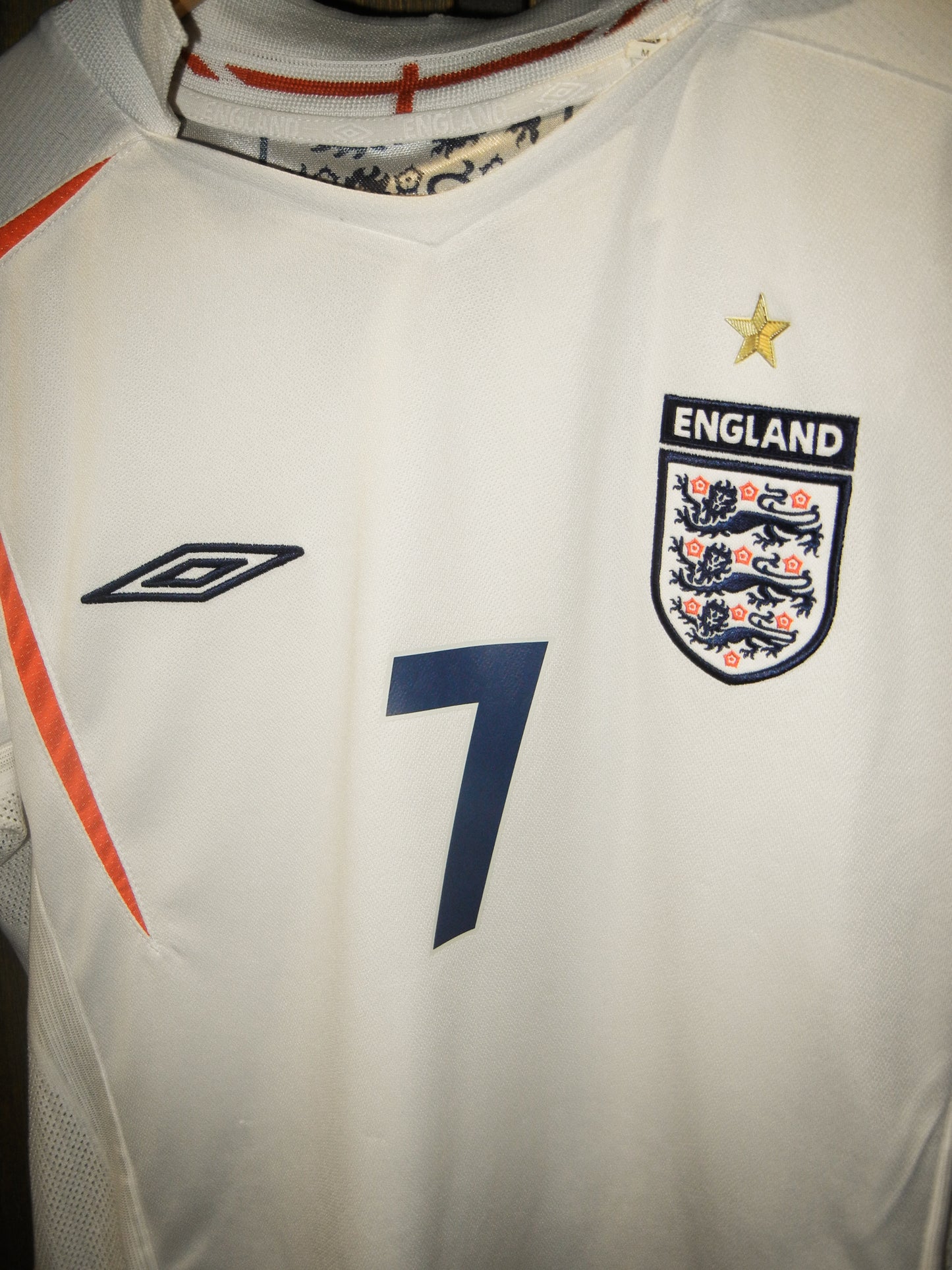 England 2005/2007 Home Jersey – David Beckham #7 – Large – White Umbro Shirt (MPN: N/A)