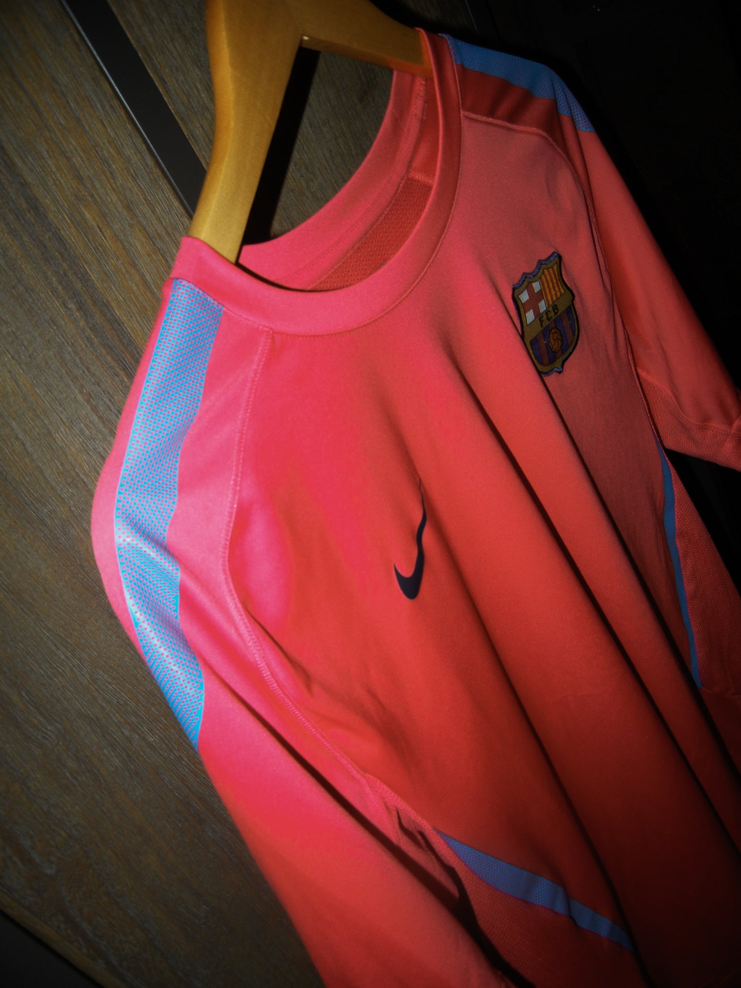 Barcelona 2010/2011 Training Top – Large – Nike Pink Shirt (MPN: 382363-669)