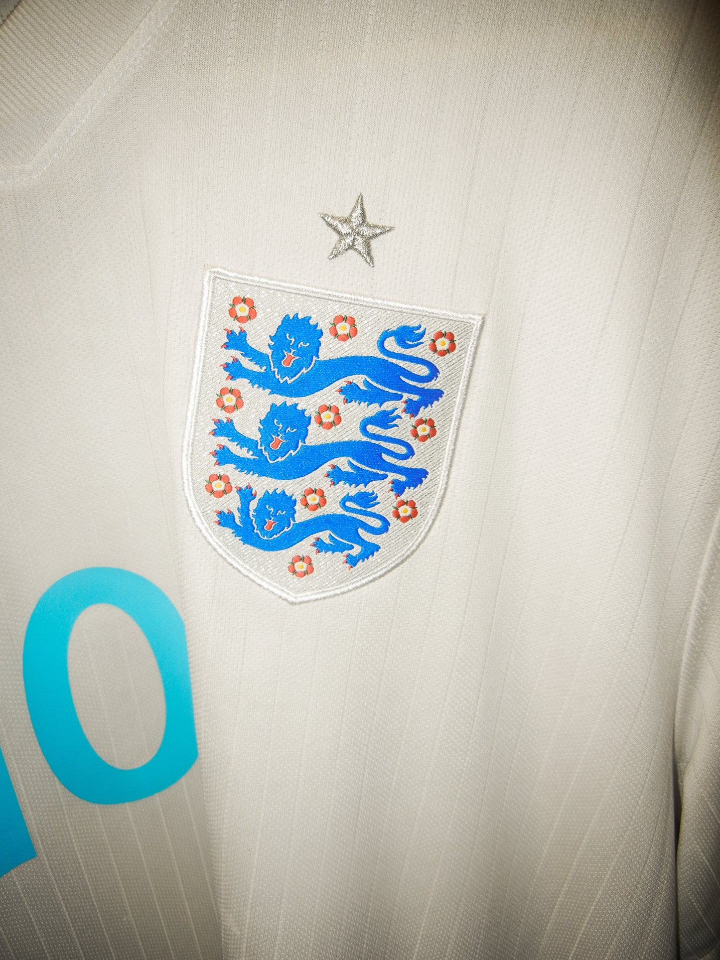 England 2014/2015 Home Jersey – Wayne Rooney #10 – Size XL – White Nike Shirt (MPN: 588101-105)