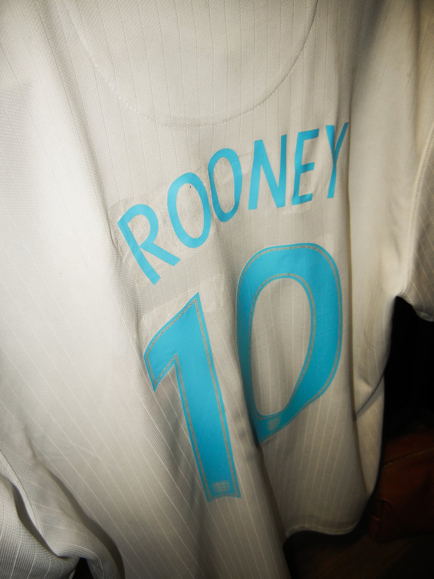 England 2014/2015 Home Jersey – Wayne Rooney #10 – Size XL – White Nike Shirt (MPN: 588101-105)