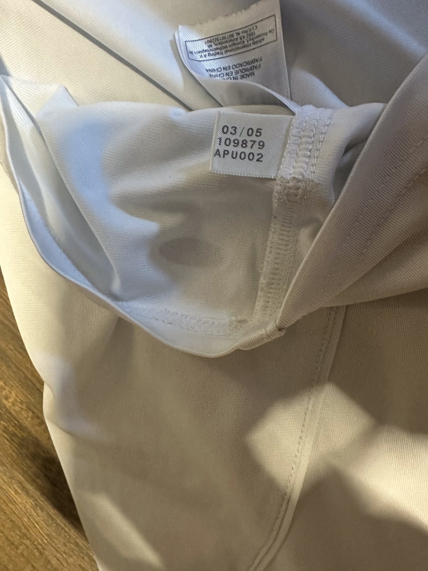 Real Madrid 2005/2006 Home Jersey – Roberto Carlos #3 – Size Medium – White Adidas Shirt (MPN: 109879)