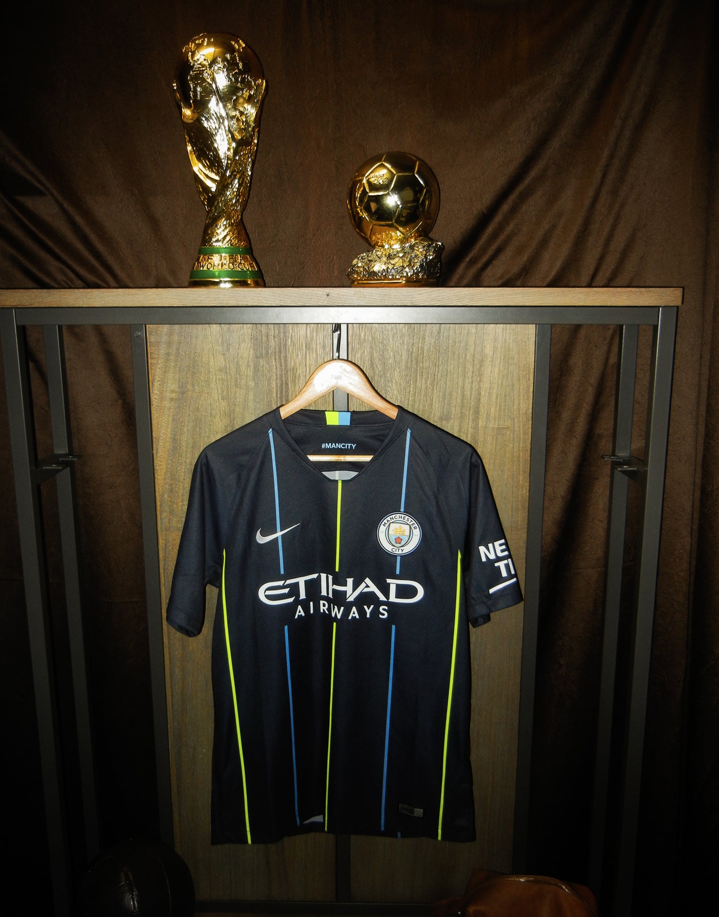 Manchester City 2018/2019 Away Jersey – Kun Agüero #10 – Medium – Navy Nike Shirt (MPN: 919002-476)