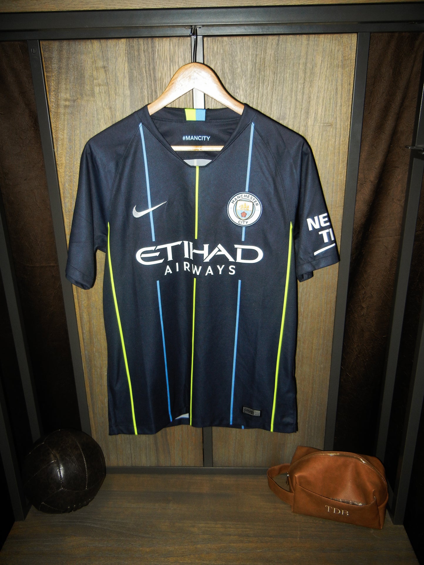 Manchester City 2018/2019 Away Jersey – Kun Agüero #10 – Medium – Navy Nike Shirt (MPN: 919002-476)